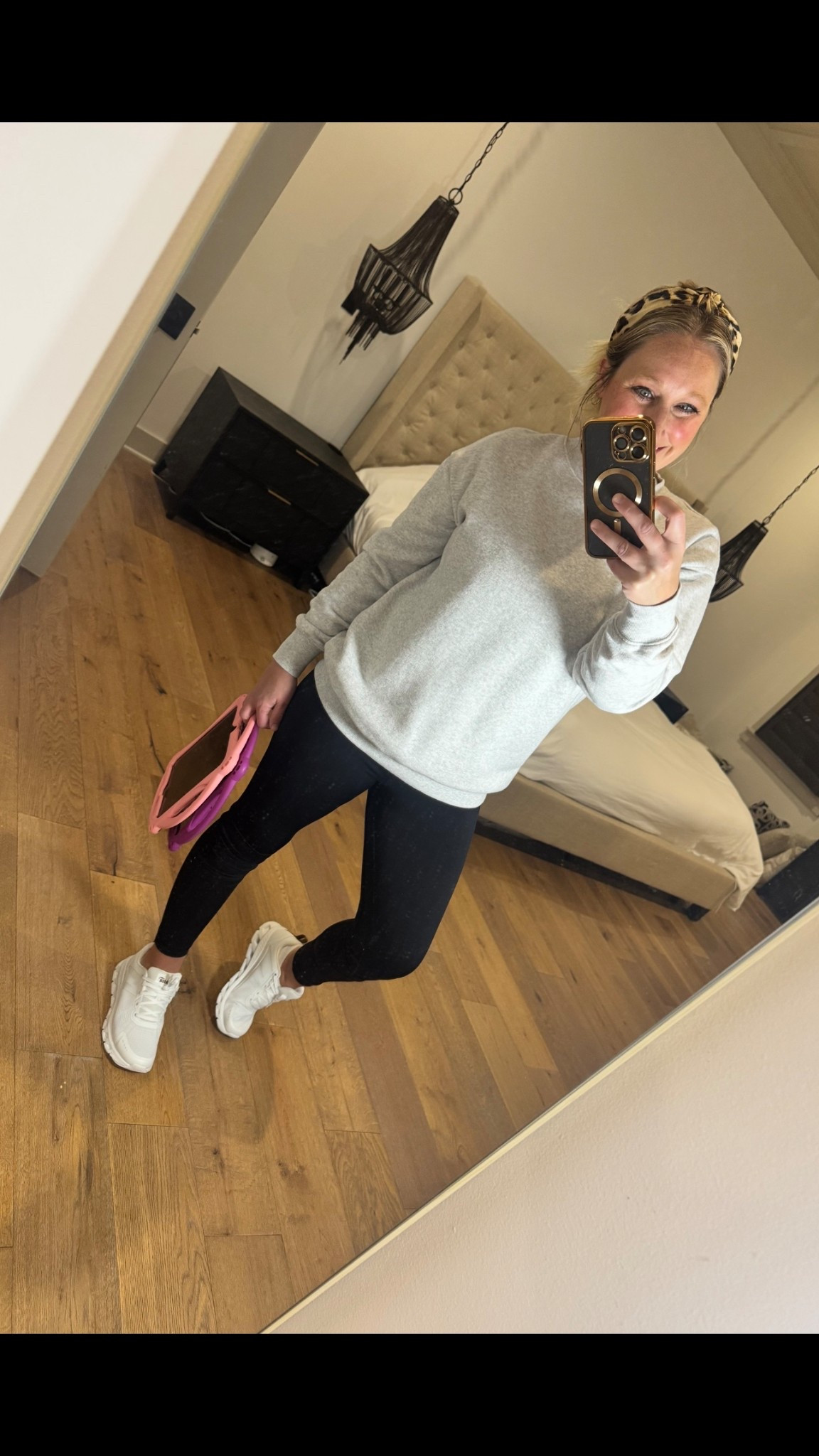 The best mom crew neck!  Millennial mom fit ￼

#LTKActive #LTKdayinmylife #LTKootd