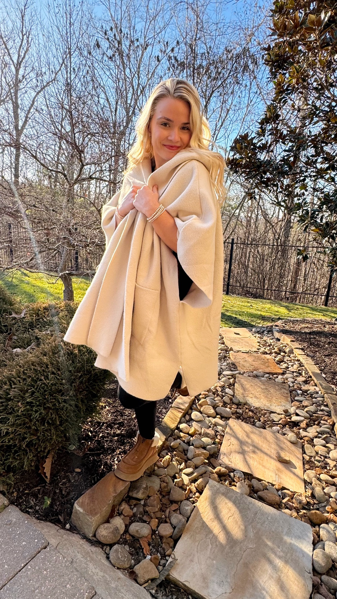 graces hooded kimono @freepeope / one size / color “crème” / all outfit details linkedd

#LTKshoecrush #LTKstyletip #LTKSeasonal