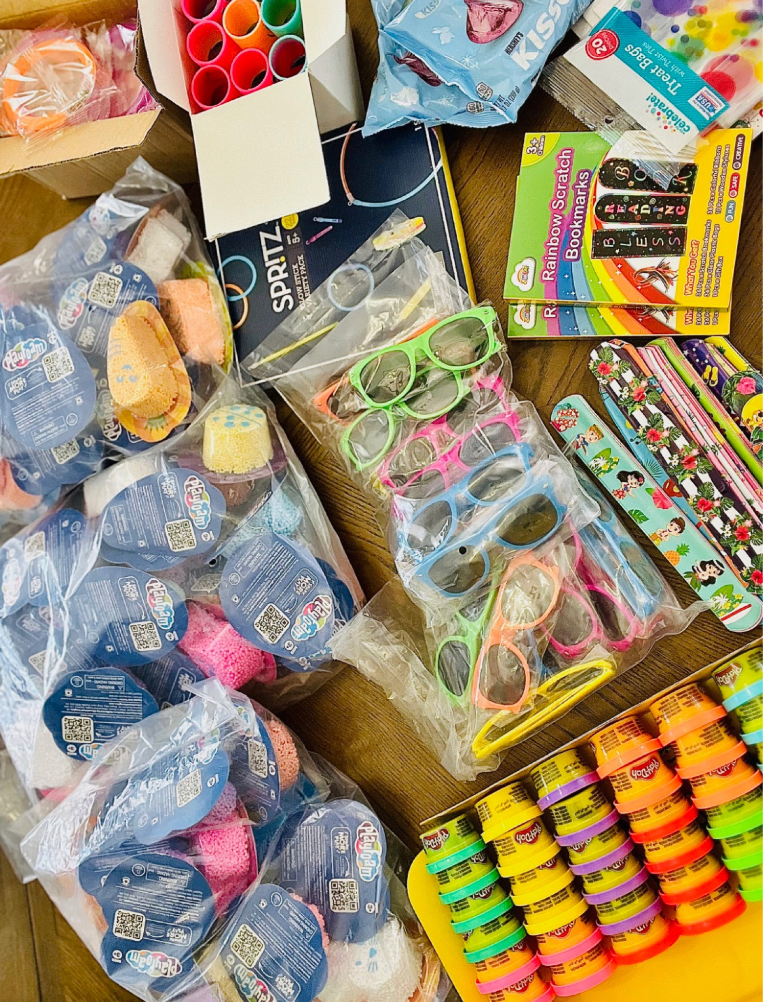 Prepping the Easter goody bags for the kiddos’ classrooms!!

#easter #easterfun #forthekids
#goodybags

#LTKfamily #LTKSeasonal #LTKkids