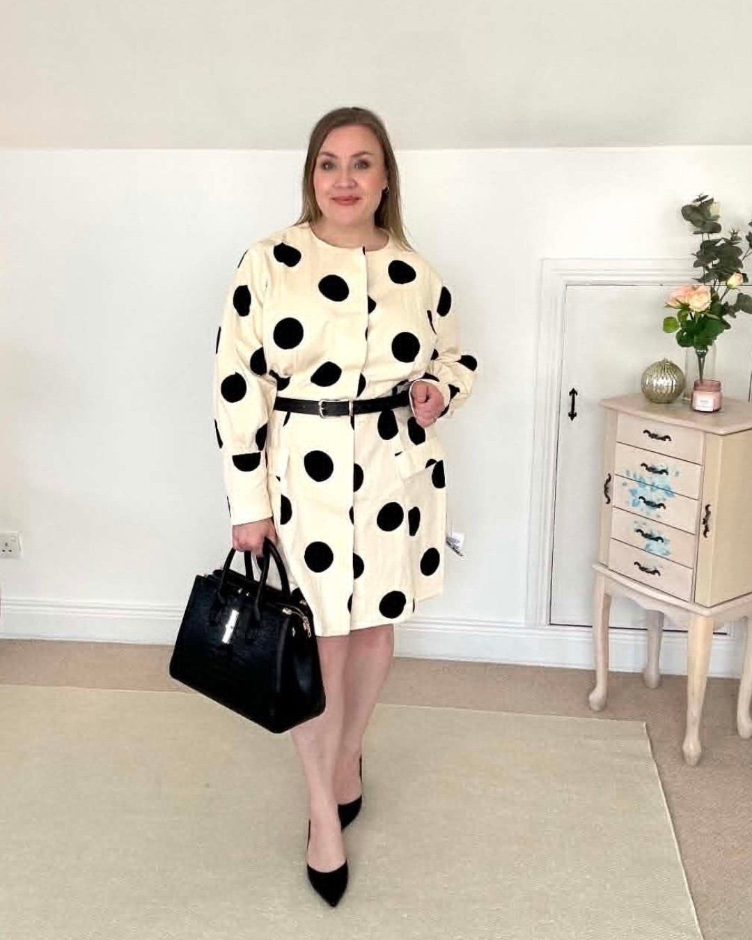 Never be afraid to play with different silhouettes. Playing is how we find who we are right now 💖

#plussizestyle 
#Appleshapebody
#style
#timelessfashion
#Personalstylist

#LTKplussize #LTKover50style #LTKstyletip