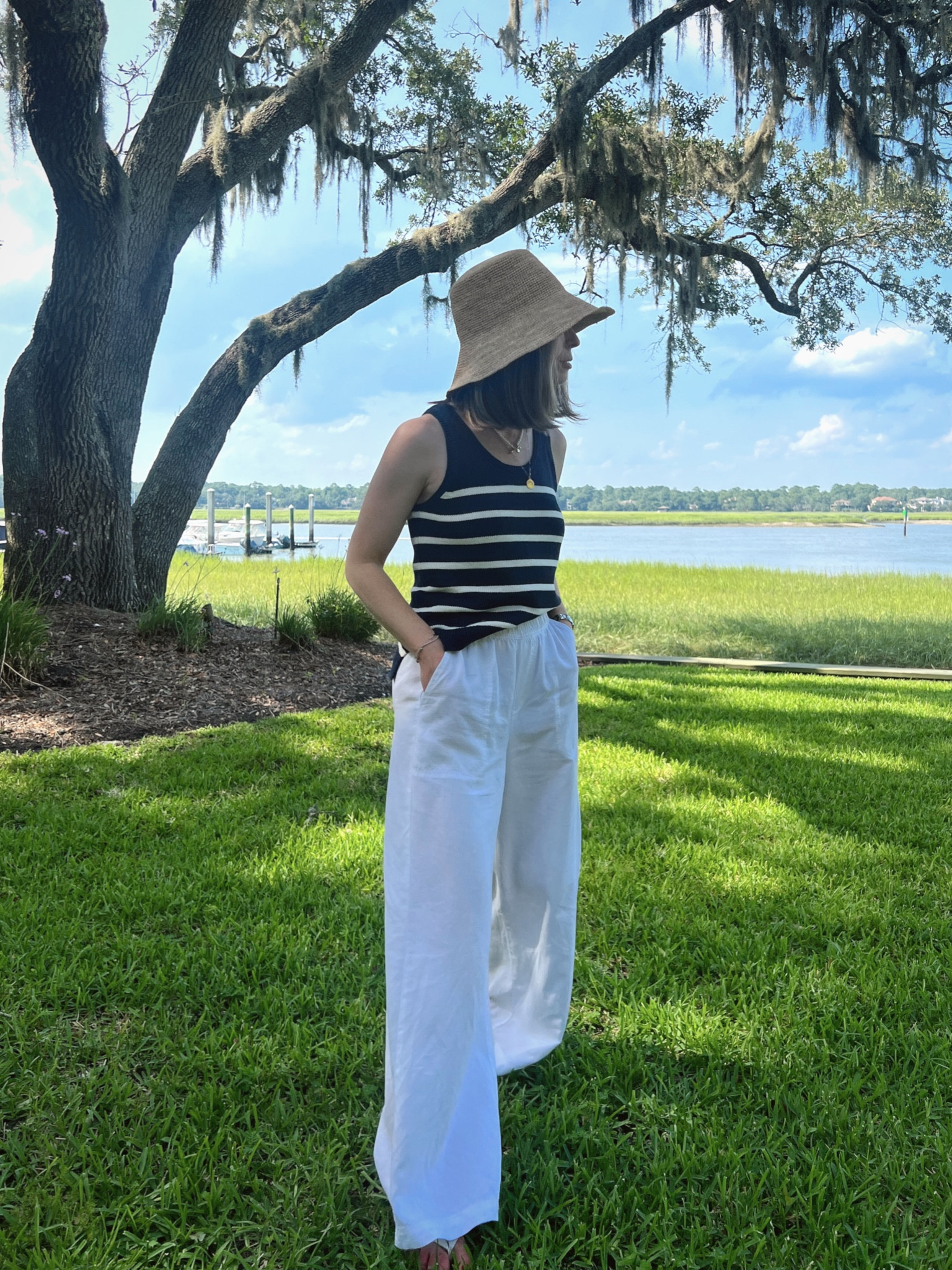 Linen blend pants splendid La Code KELLY20
Striped knit tank top Kule
Jenni kayne raffia bucket hat

#LTKstyletip