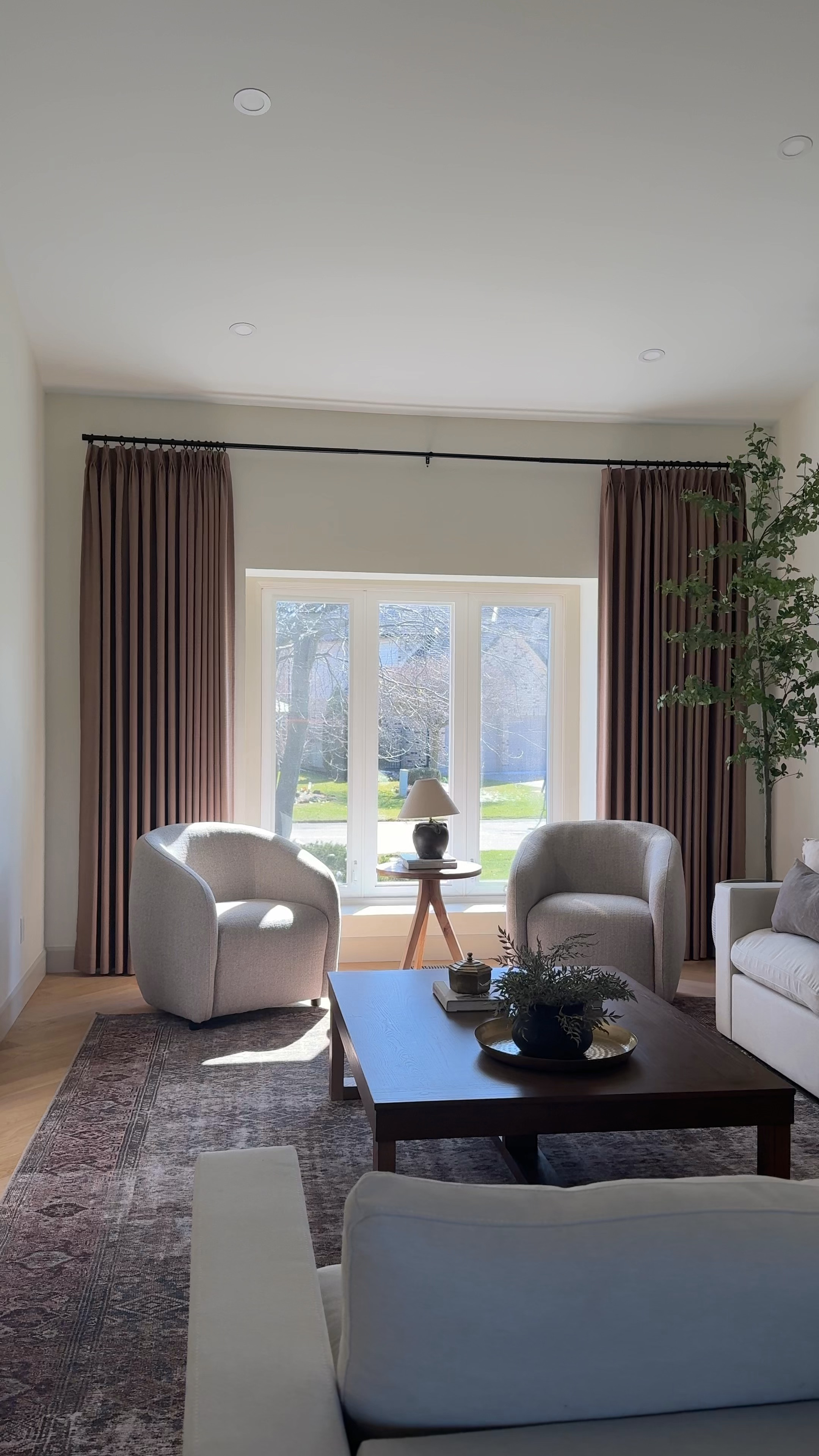 Living room decor 
.
#twopages#curtains#formalsitting#livingroom#homedecor
#neutraldecor#canadianhome

#LTKhome #LTKfamily #LTKU