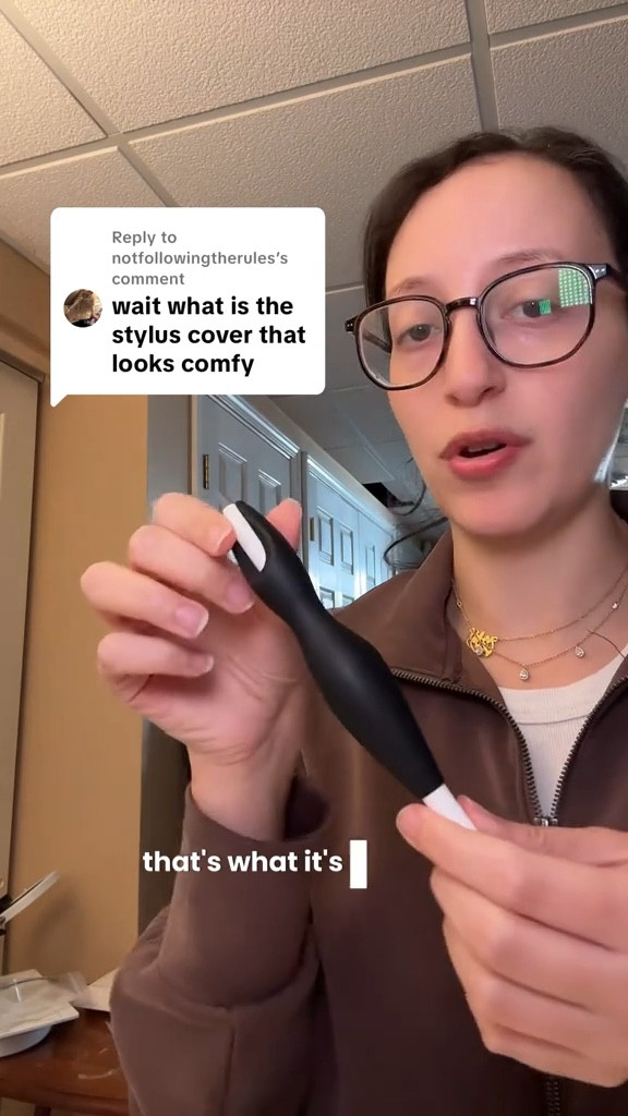 If you ever experience hand pain from overuse from drawing I definitely recommend this grip! 