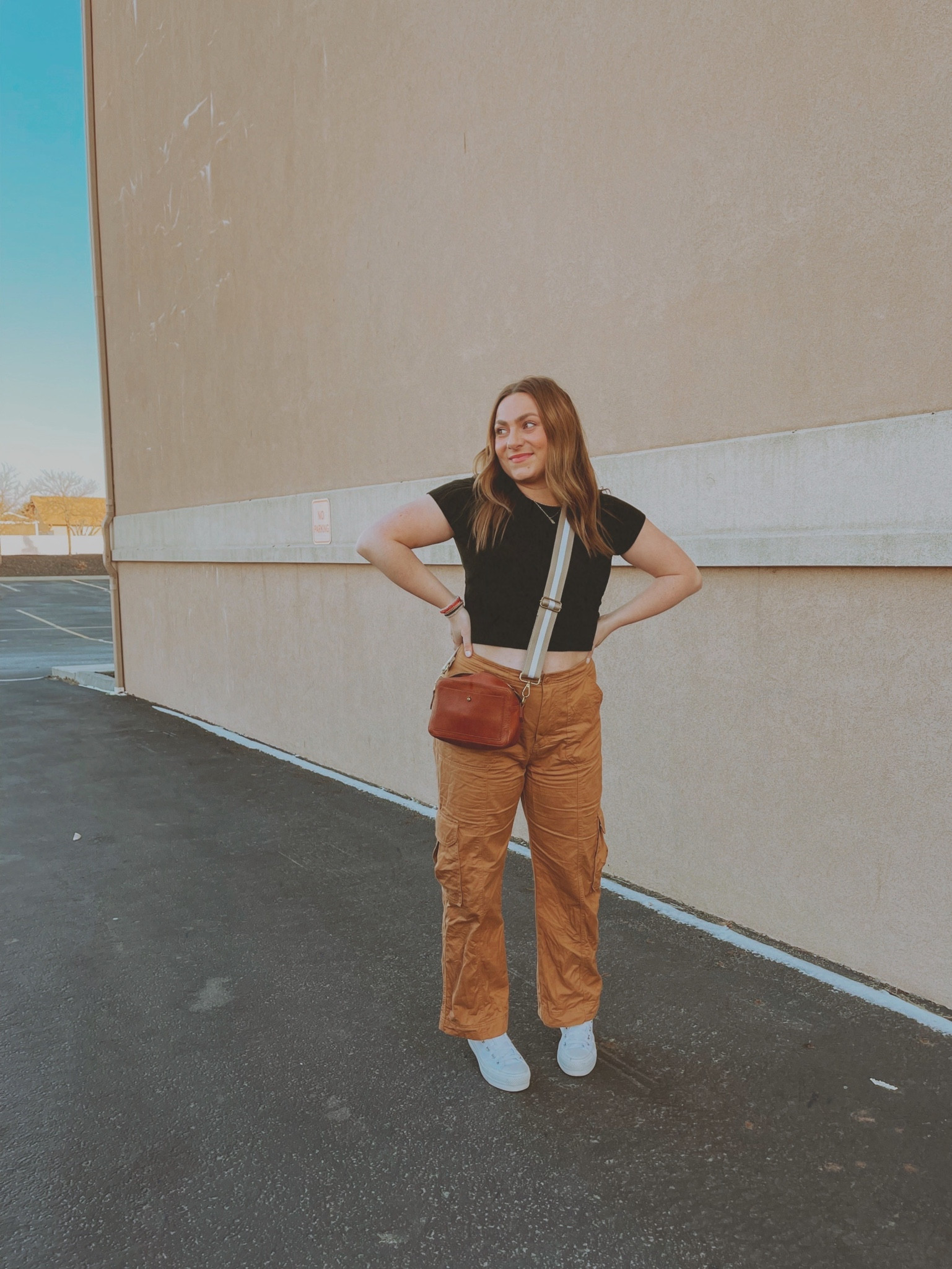 Casual outfit midsize style
Cargo pants cropped tee
Crossbody bag
Neutrals


#LTKstyletip #LTKSale #LTKunder100