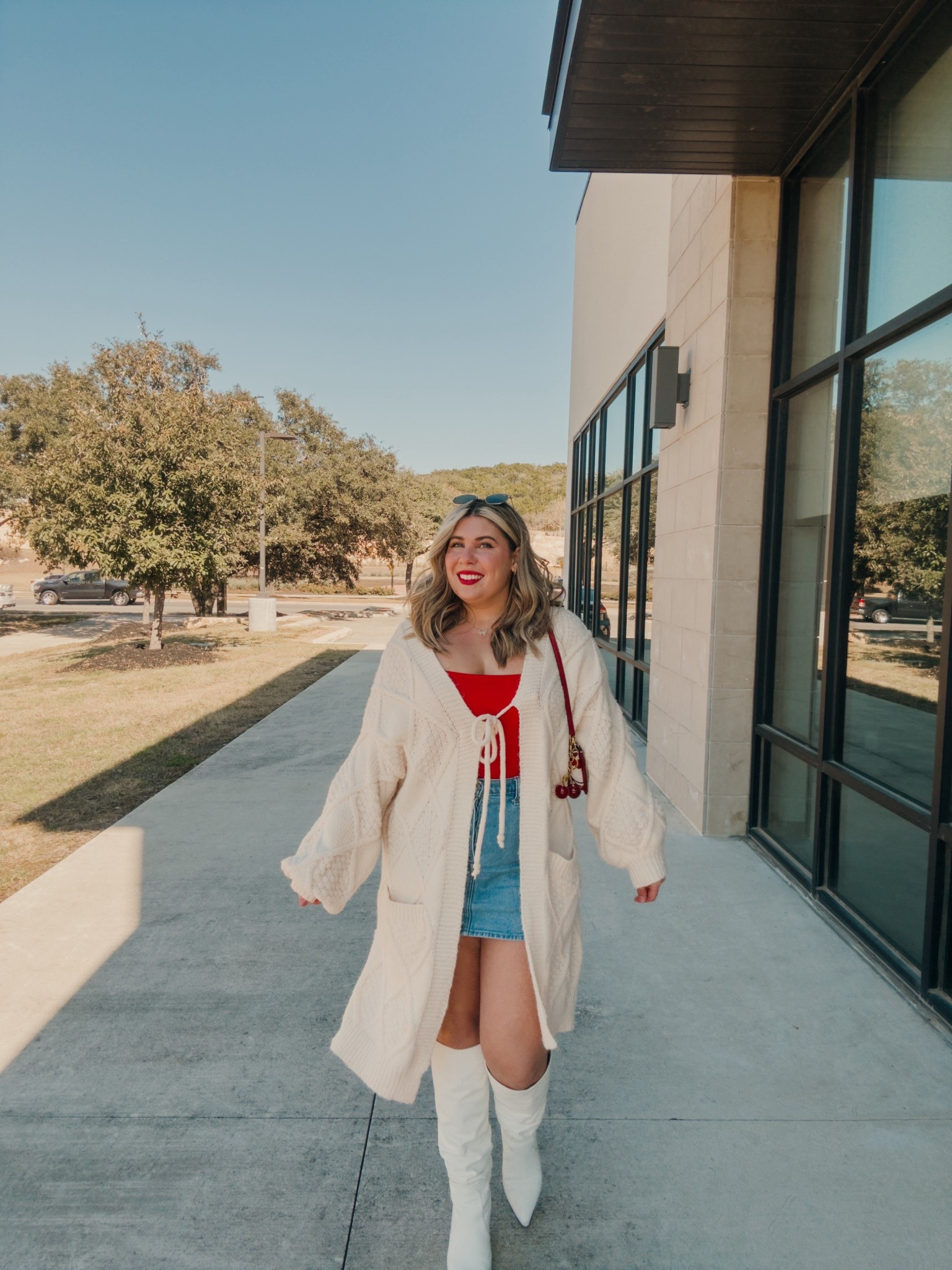 Wearing an M in this bodysuit that is so comfy and flattering. I’m also so obsessed with this cardigan and because it’s oversized i got a small! 

#LTKValentine #LTKdayinmylife #LTKootd