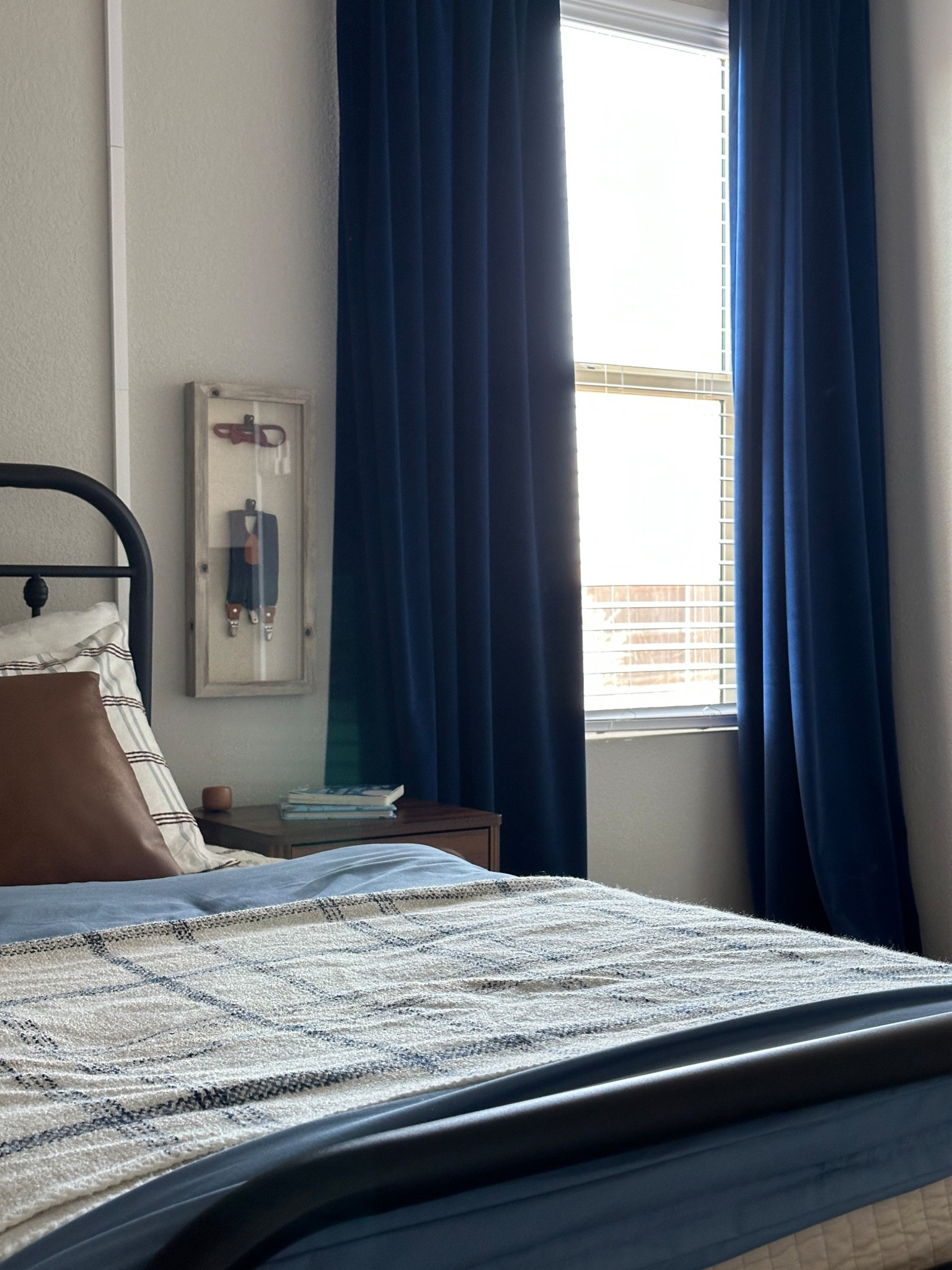 LTK18 for 18%off @TWOPAGES #twopageshome 
Curtains,drapes, drapery, velvet curtains, velvet drapery, blue curtains, boys room 

#LTKHome