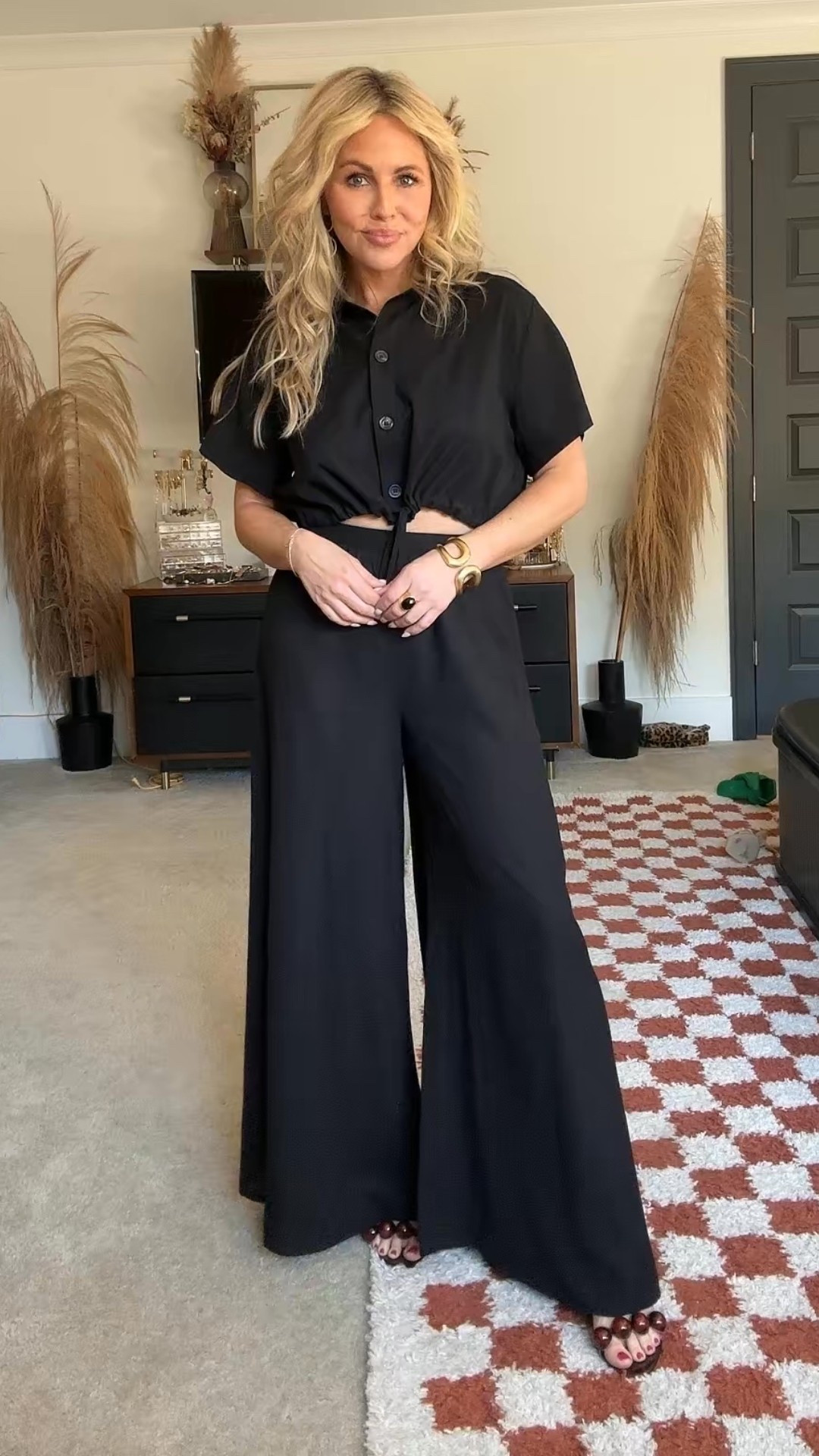Comfort is definitely the priority for me this summer, especially as a busy mom constantly on the go. I’m loving this lightweight, flowy look. Perfect for a brunch with your girls or even a night at the beach.  Shop this look here and use the code NASHVILLEWIFESTYLE35 for 35% off your order!

#LTKSaleAlert #LTKootd #LTKTravel