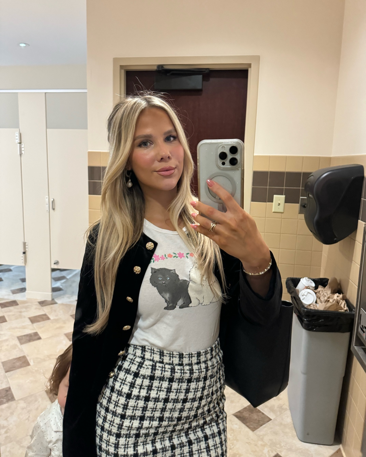 Kitten t shirt // fall outfit // Gossip Girl inspired outfit // couchette fall outfit // love shack fancy inspired outfit 

#LTKWorkwear #LTKFindsUnder100