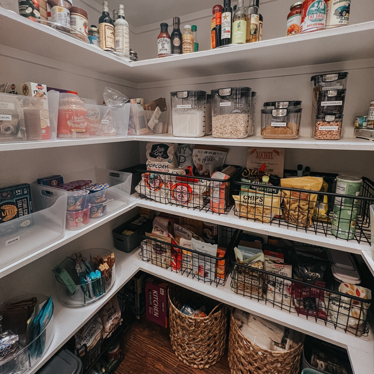 People always ask me what my favorite area to organize is….. hands down a pantry will always win!! 