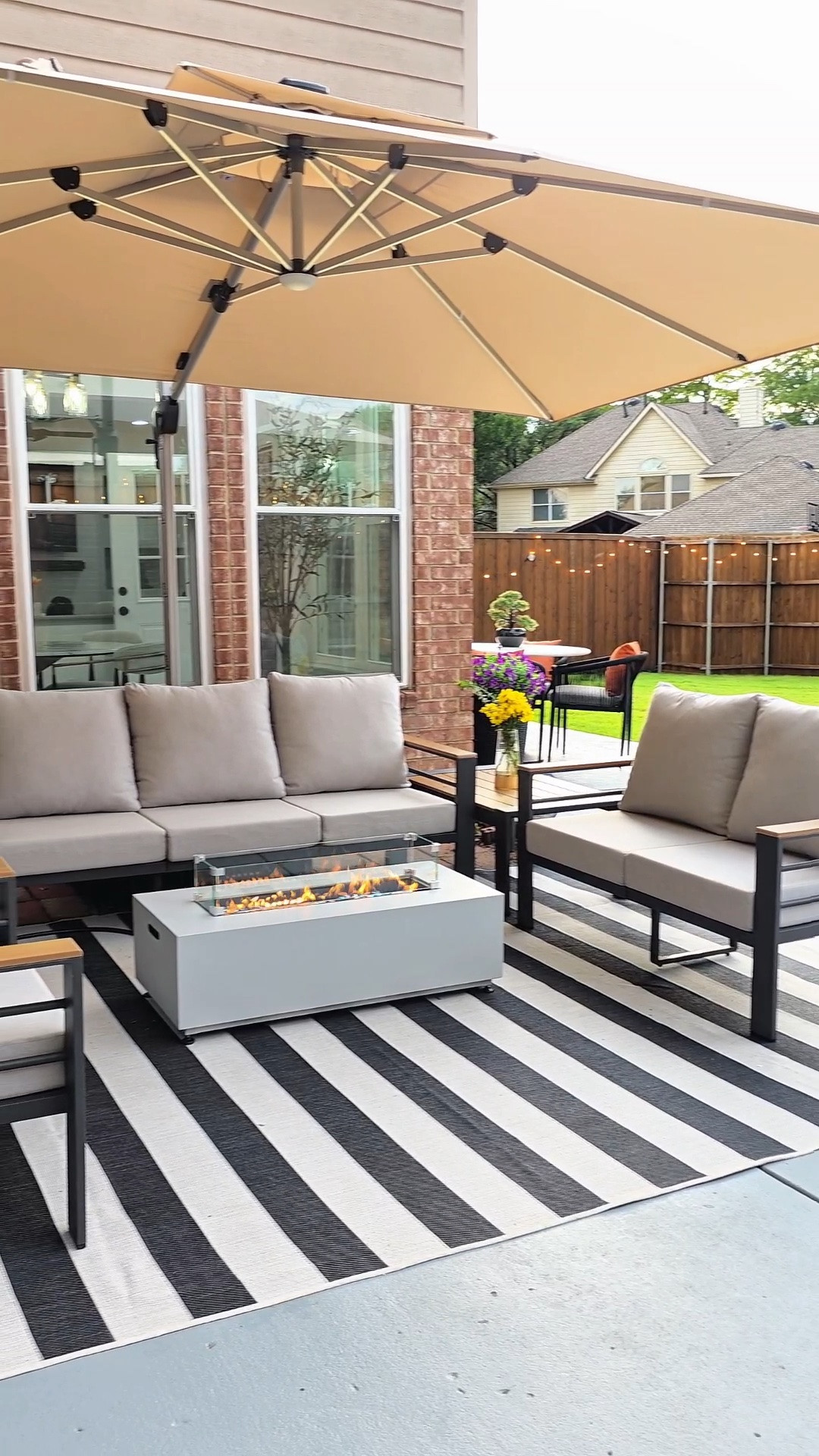 Backyard makeover complete with @wayfair 😍Love the quality & the look… and the fact that its a one stop shop for all your Home needs…Especially with Wayfair Verified products, which help ensure quality, durability, and long-lasting style 🙌 #ad 

.
.
.
#wayfair #wayfairpartner #wayfairverified
