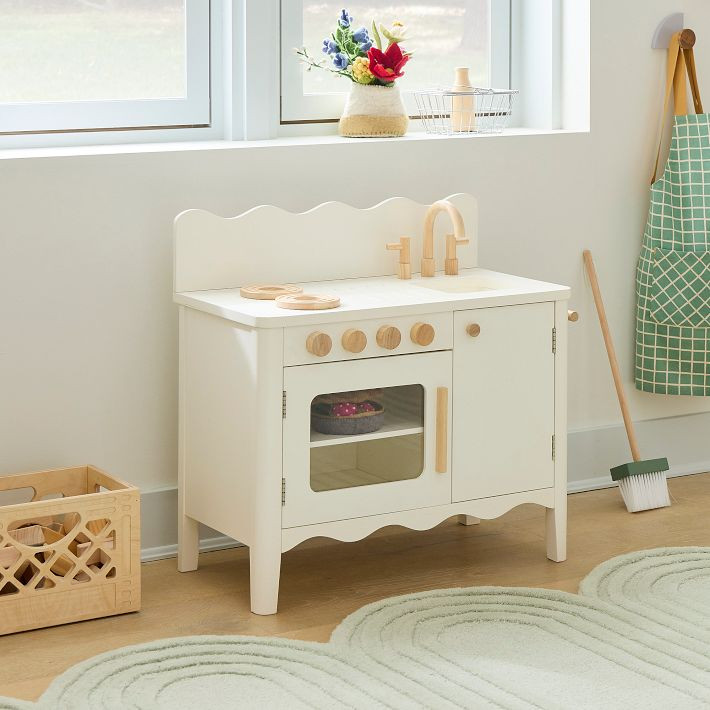 Daisy Play Kitchen | West Elm (US)