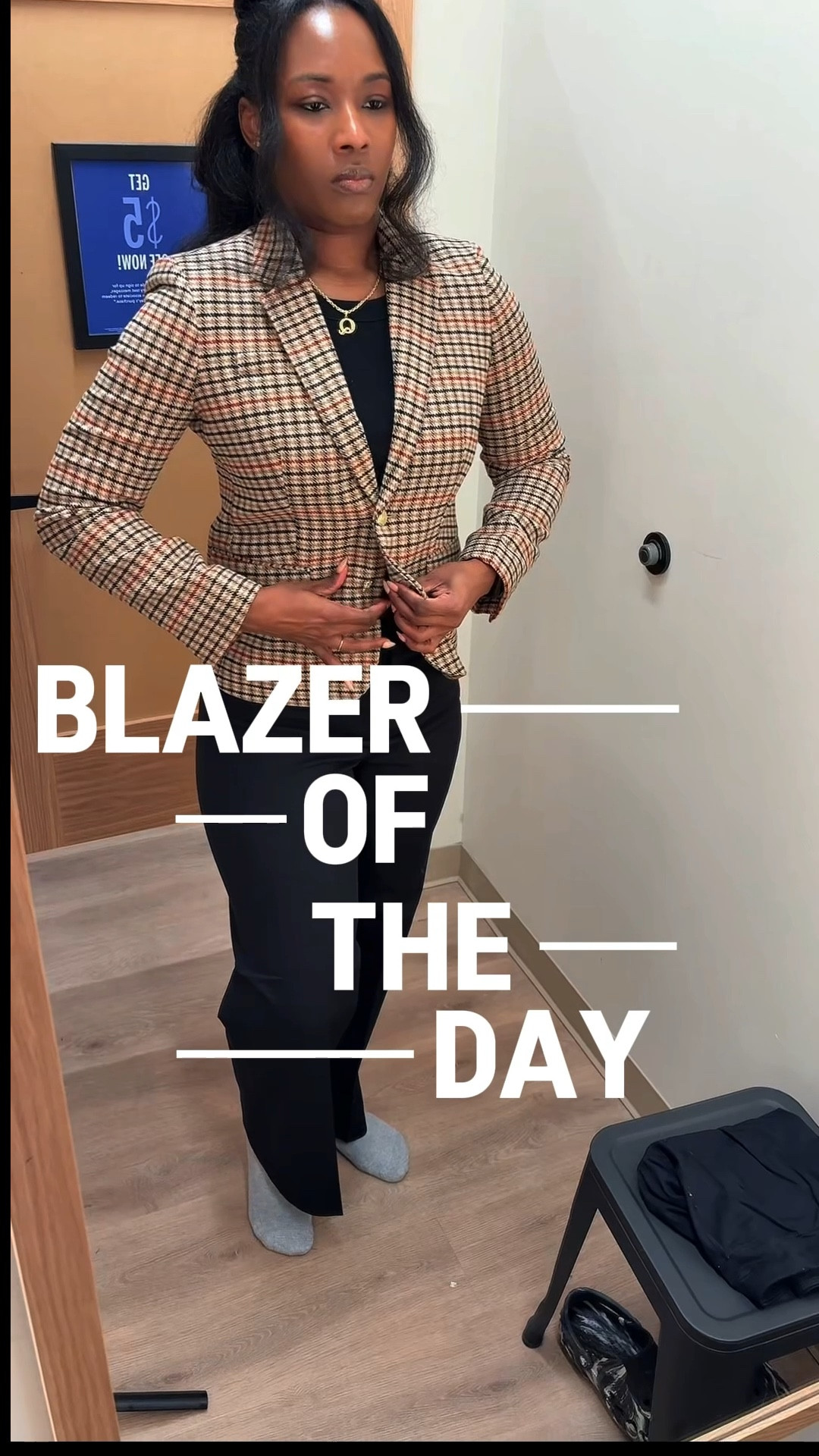 Blazer of the day and it’s a winner. 🖤 Banana Republic Factory nailed the fit💁🏾‍♀️ and did I mention it has a matching skirt??? Where are my corporate girlies ?? 

#bananarepublic #bananarepublicfactory #gap #blazer #blazerstyle #blazerootd #tryonhaul #fallfashion

#LTKWorkwear #LTKSaleAlert #LTKStyleTip