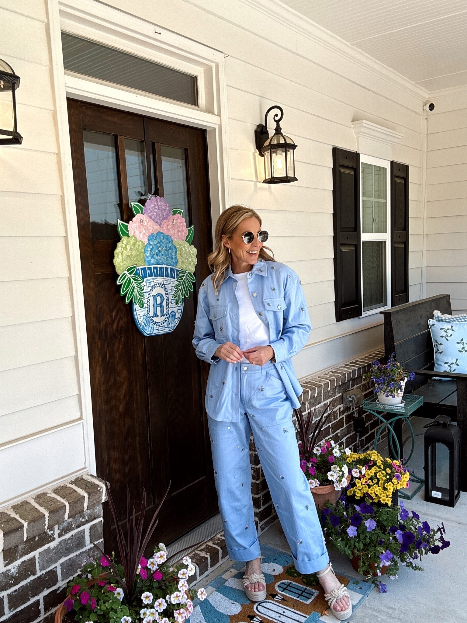 Sparks fly with us a free assembly Em embellished Carter pants under $40… The unexpected glamour of the shimmering bead clusters look stunning with this beautiful floral 3-D top also under $30… Under $30 this top cannot believe it. 😳 

Both top and pants come in one other color and there is also a matching shirt