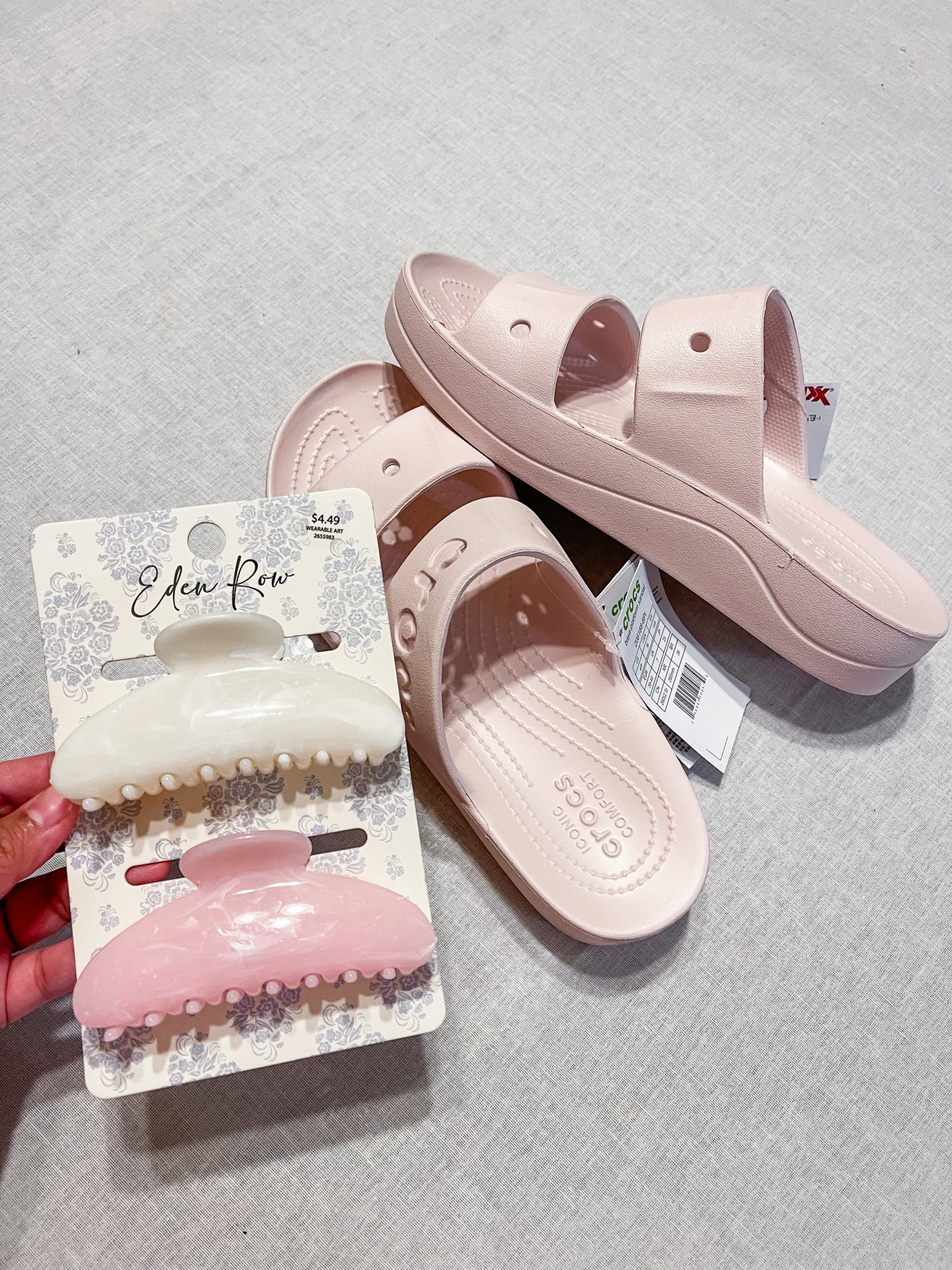 The prettiest and comfiest sandals for spring! Cute hair clips too! 

#LTKootd #LTKgrwm #LTKSeasonal