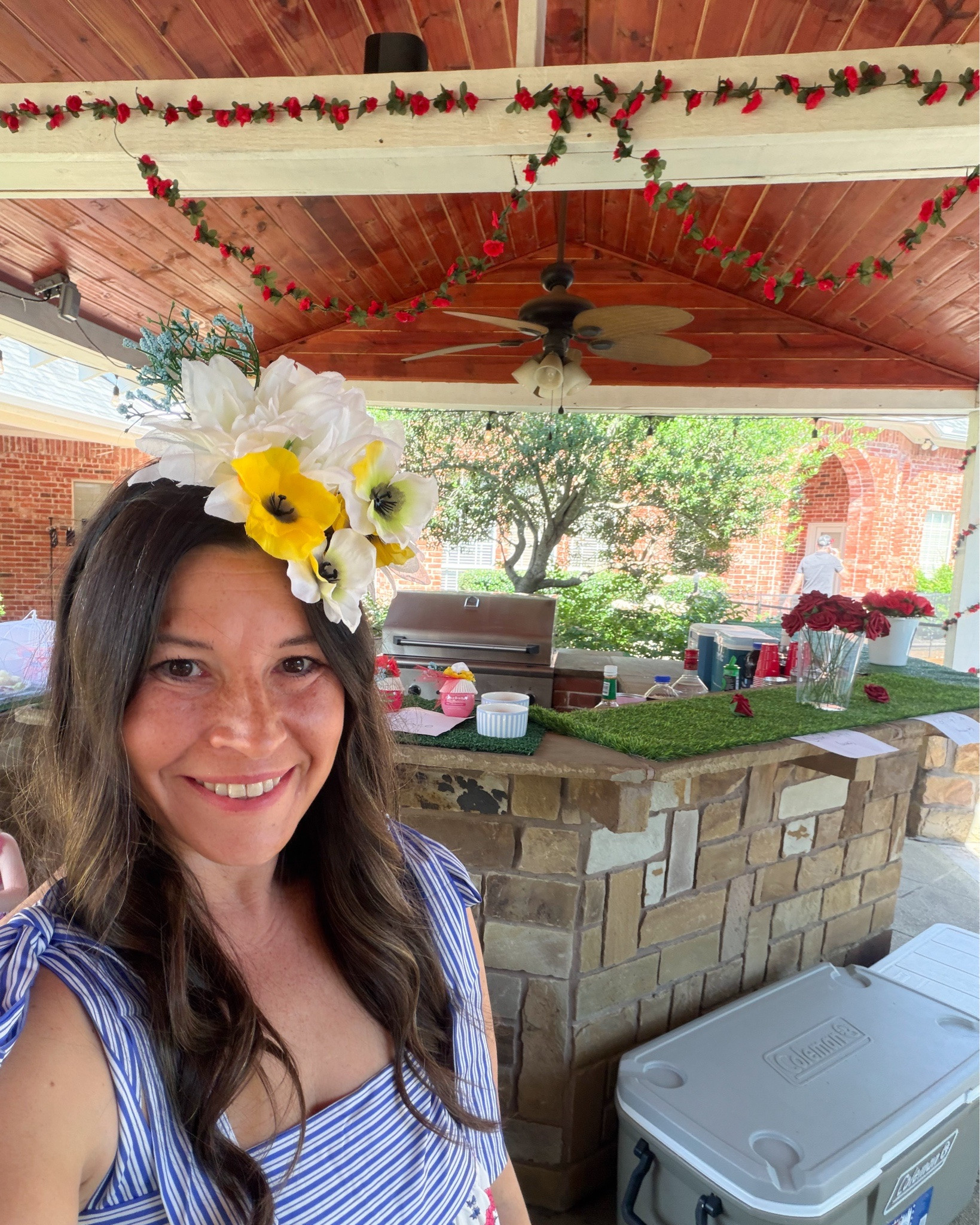 A softball win, a baseball win, and the cutest little backyard DIY Derby party! 🐎🐎🐎

Such a fun day! 

I ended up moving my balloon garland/arch to the side gate entrance of our backyard and was amazed how easy it was to move and clamp right on to the gate with this party stand! 

Also, I bought one of the turf table runners from Michael’s and it was like $30, but then I realized you can just get a giant like 8x6’ turf rug from Home Depot for under $30 and just cut it into a BUNCH of table runners! This is my new favorite budget party hack for sports themed parties or tailgating!! It made the red roses stand out everywhere! 

Comment DERBY for any links, I’ll link everything that I can find.

Make sure to check my page for all the DIY ideas like the centerpieces, fascinator, and balloon arch, and follow for more fun 🤩  