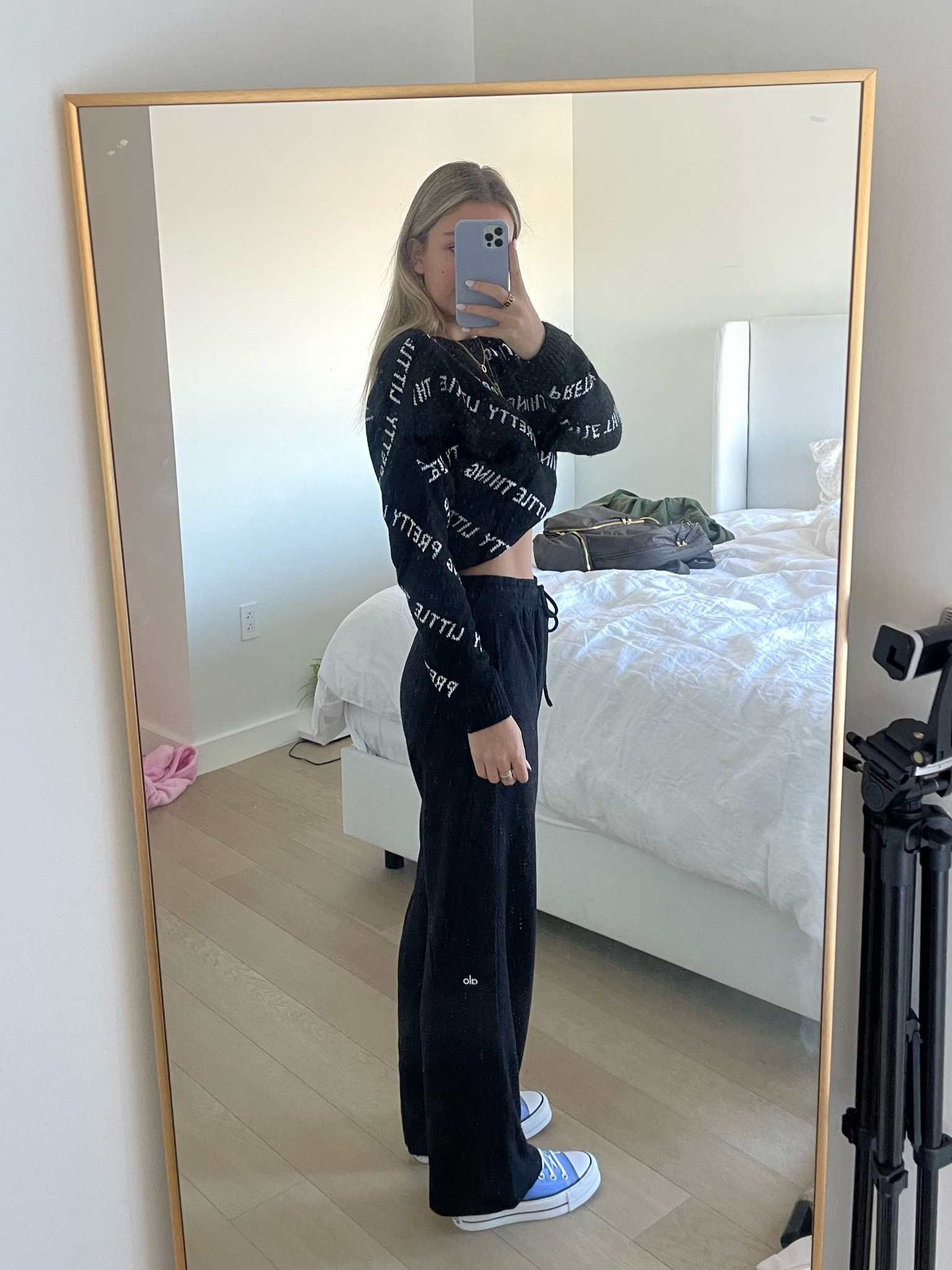 My favorite pants EVER are on sale!! Run do not walk these are the comfiest fall pants! So soft!🖤

#LTKshoecrush #LTKunder100 #LTKSeasonal