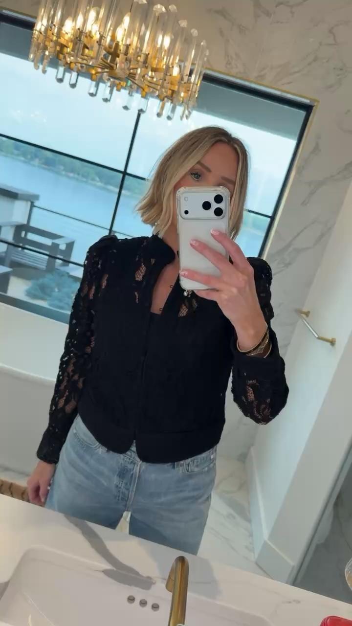 The prettiest fall date night top✨✨ wearing a size medium ❣️

#LTKSeasonal #LTKdayinmylife #LTKootd