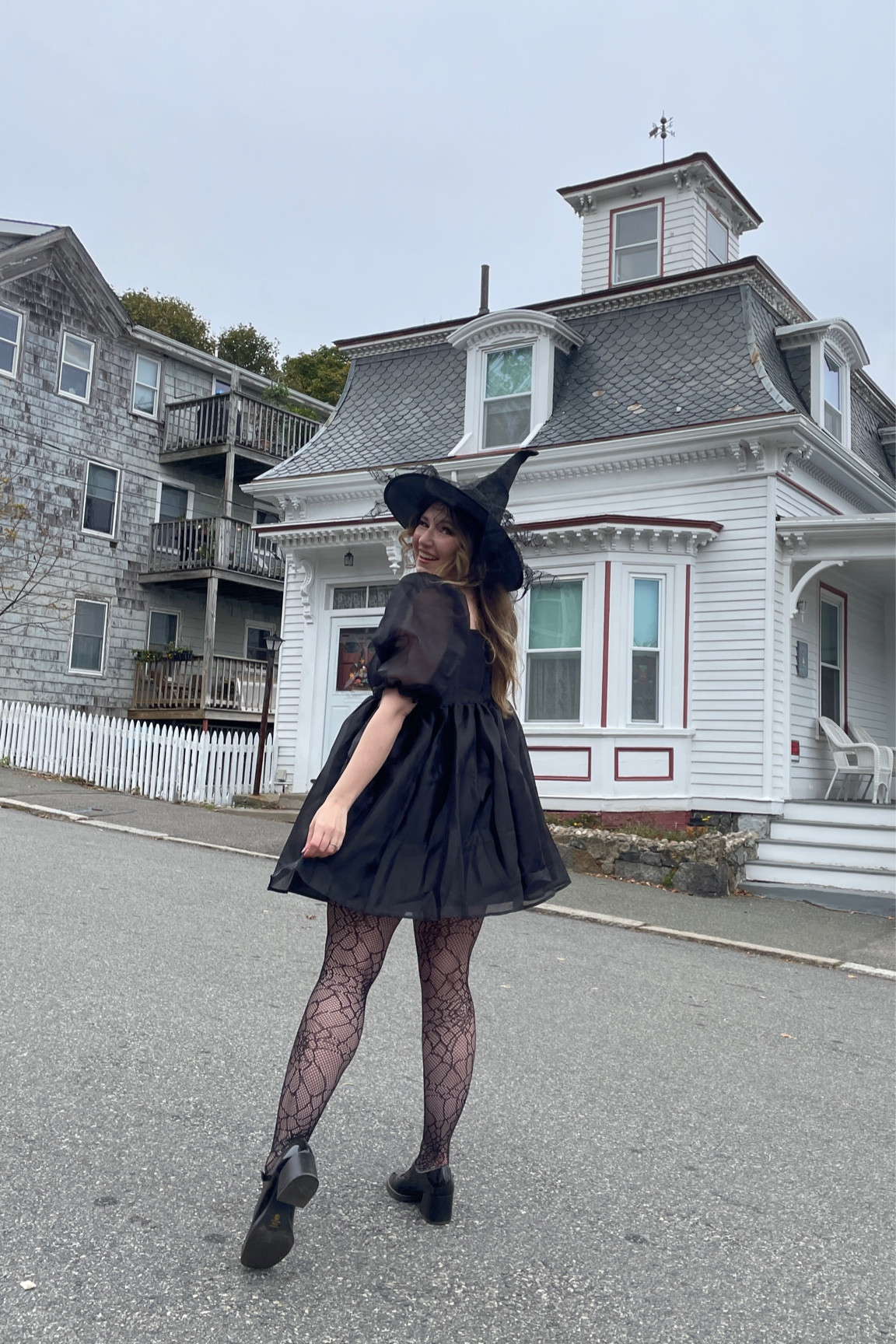 Some people were asking about my outfits in Salem, here’s my favorite puff dress! 🖤 

#LTKStyleTip #LTKFindsUnder50 #LTKSeasonal