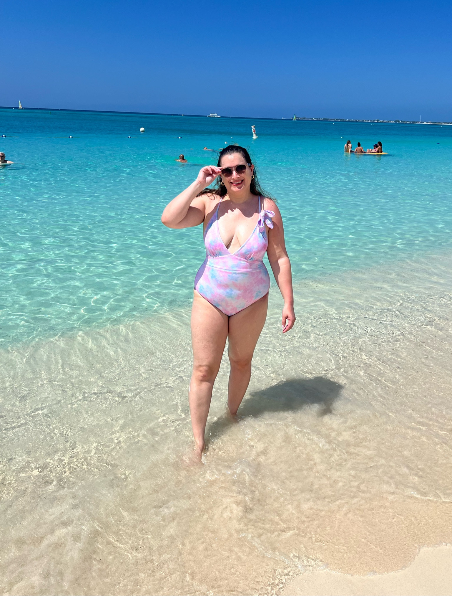 One-piece swimsuit, curvy swimsuit 

#LTKmidsize #LTKtravel