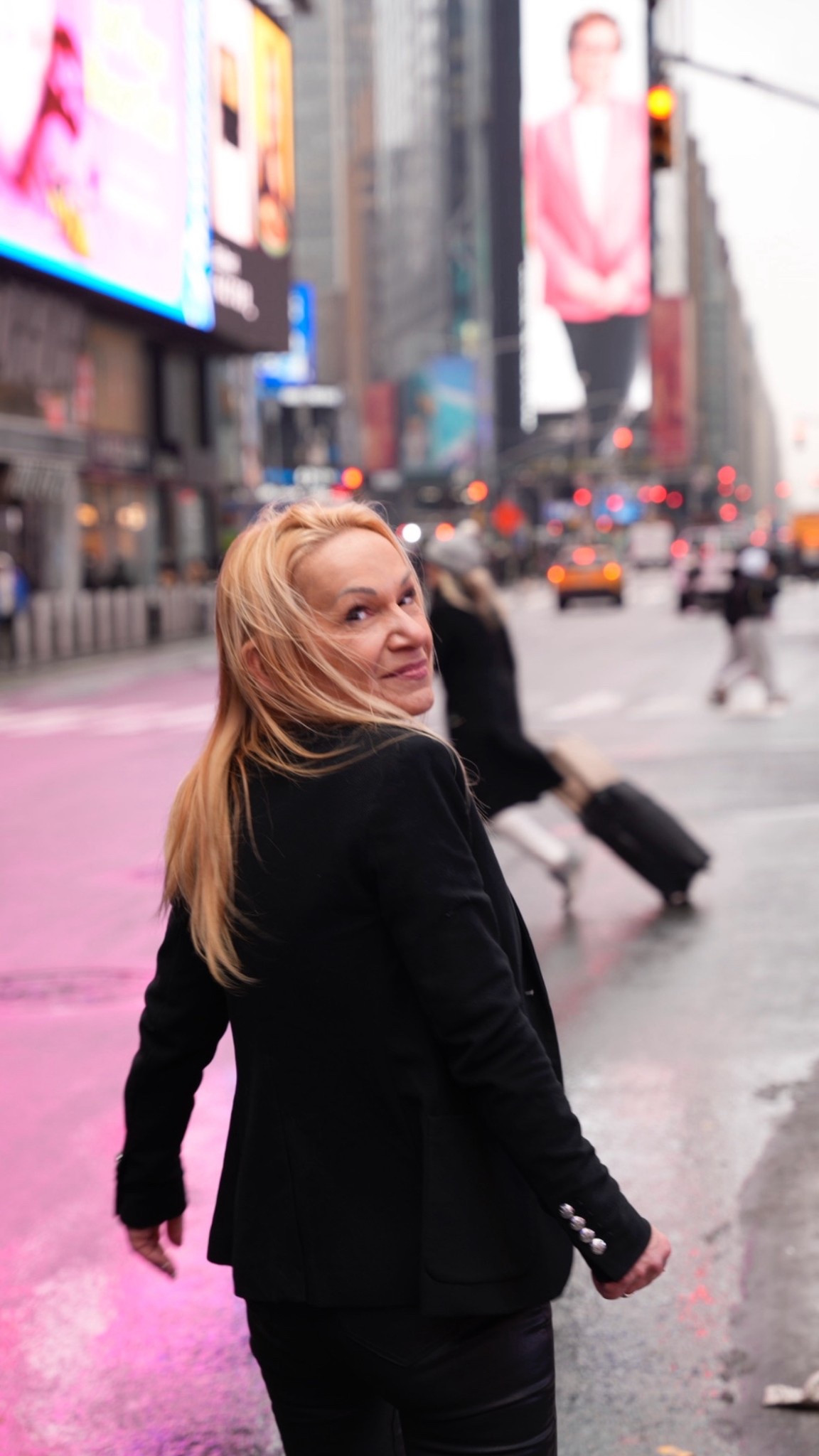 Fun flashback pic- just wore this exact same outfit to a hearing (for the robbery) on Monday. 

xoxo
Elizabeth 




#LTKOver40 #LTKdayinmylife