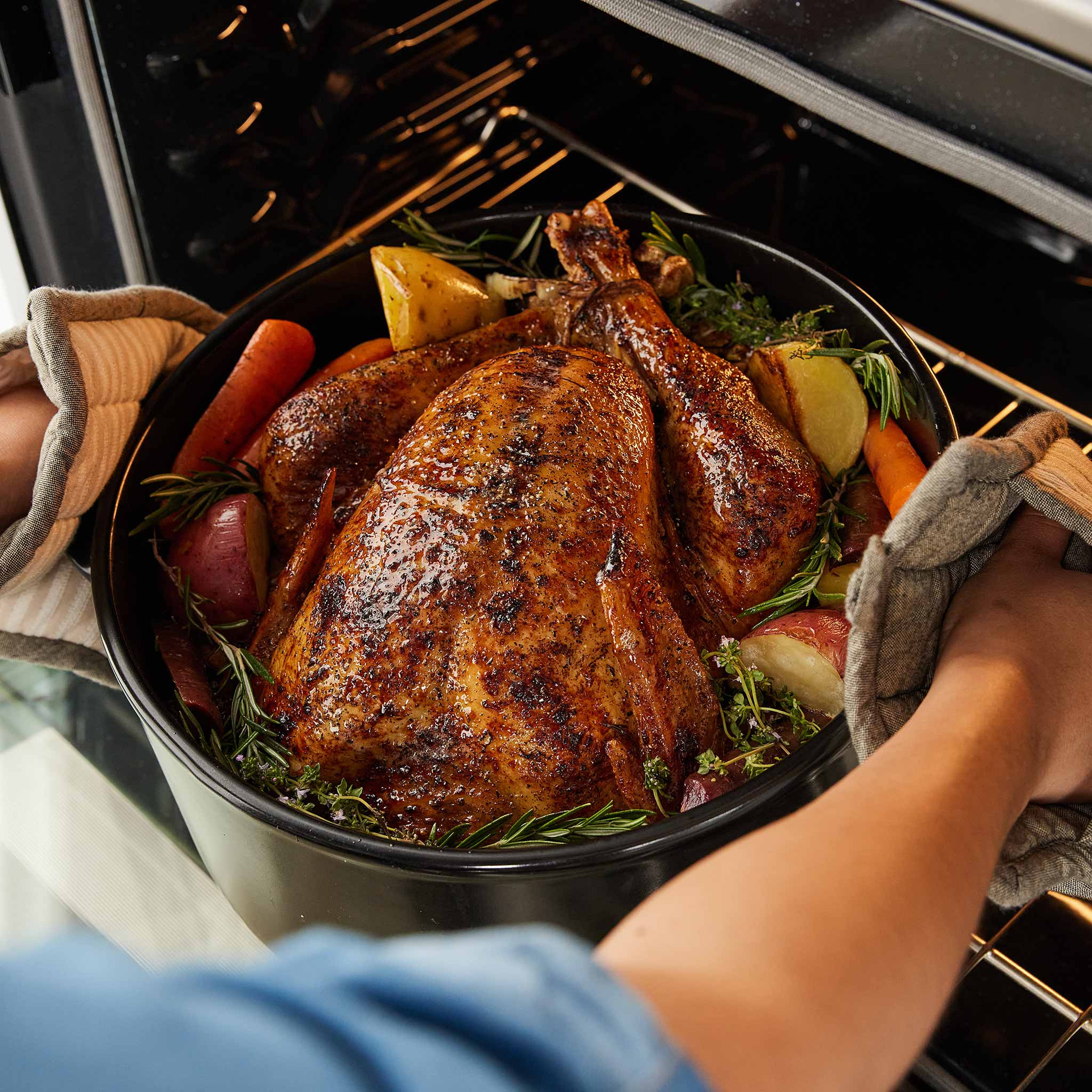 10.5-Quart Round Dutch Oven | Xtrema Cookware