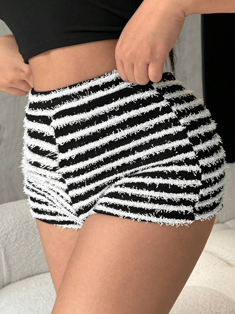 Black and white striped shorts  | SHEIN
