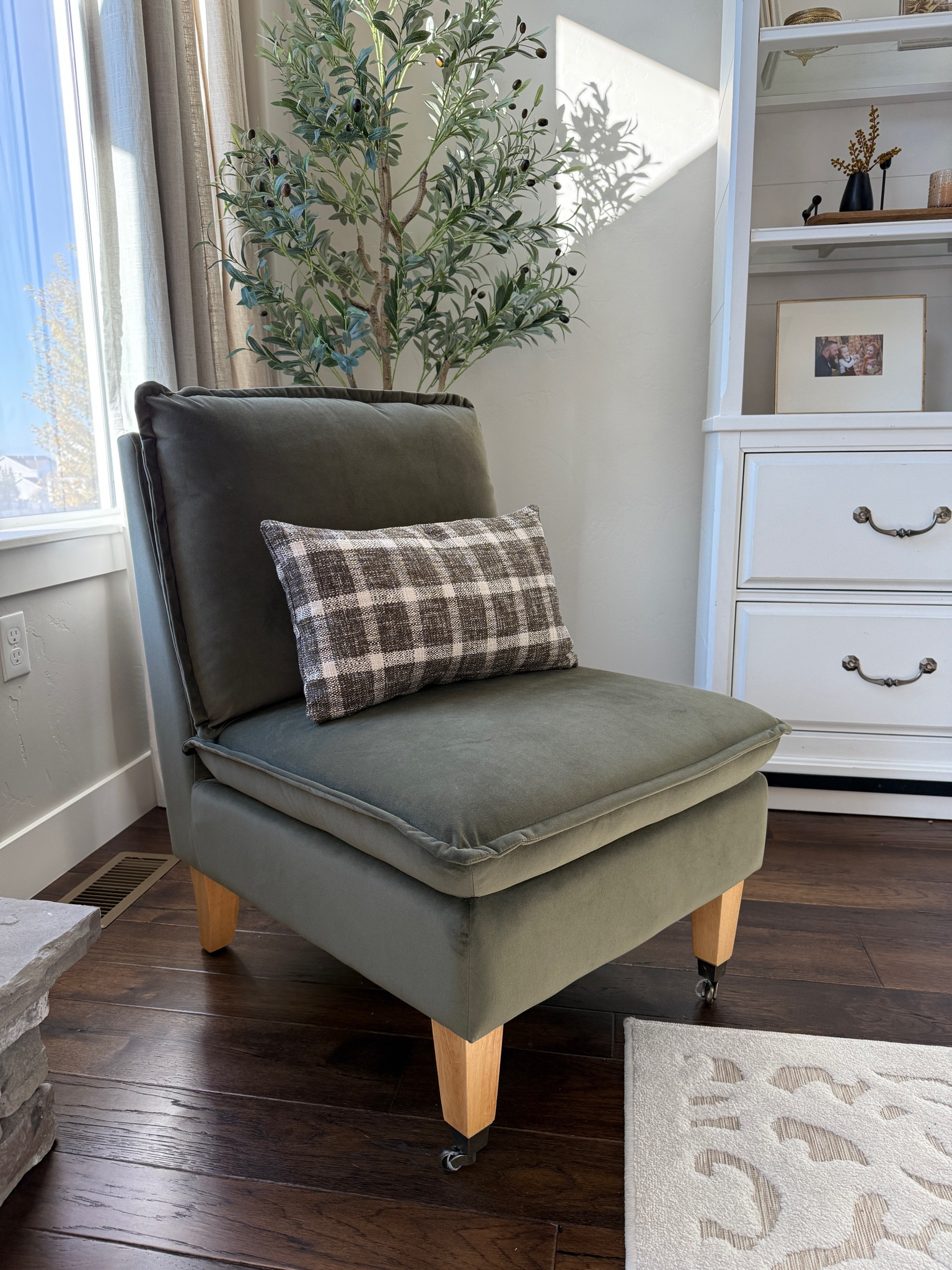 Shop my favorite corner! 

Target chair & throw pillow

#LTKHome #LTKSaleAlert