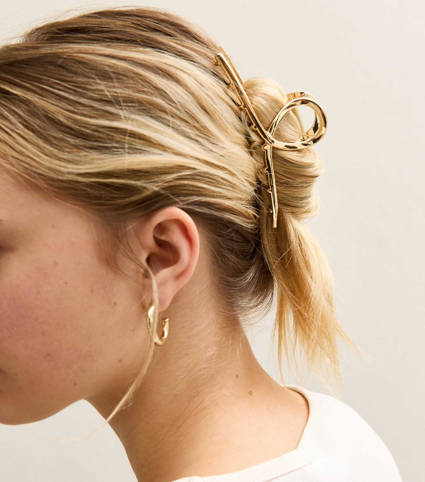 Gold Tone Hair Claw Clip | New Look | New Look (UK)