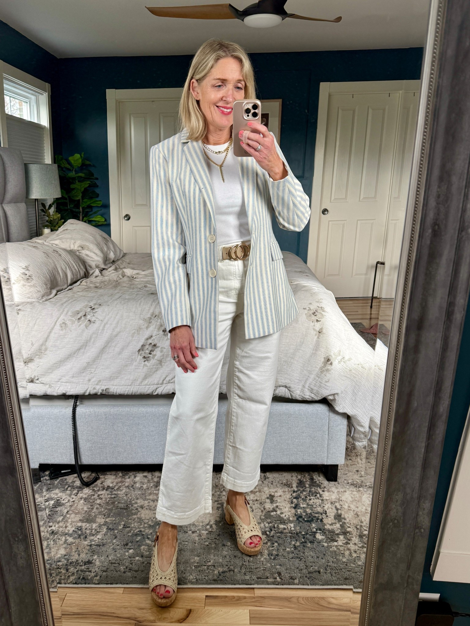 Gibsonlook has the best layers for your summer outfits and workwear outfits. This linen blend striped blazer  fits true to size - wearing XS.


#LTKWorkwear #LTKFindsUnder100 #LTKSeasonal
