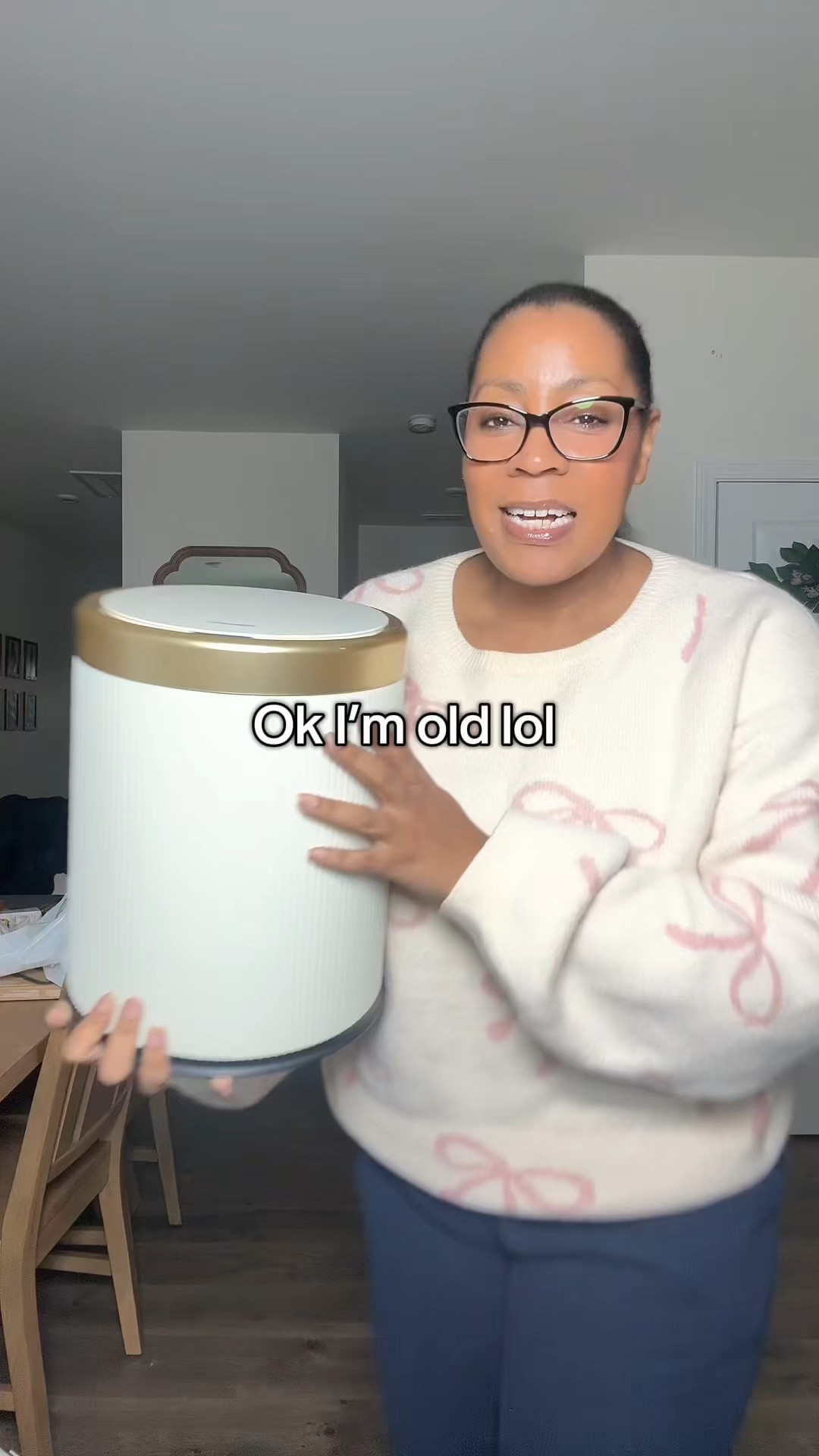 Tell me you’re an adult without telling me you’re an adult! 😂 but I love this smart trashcan because it is bigger than the other one I have and it is more aesthetically appealing 🩷 

#homedecor #homefinds #amazonfinds #amazonmusthaves #trashcan #smarttrashcan #founditonamazon 

#LTKFindsUnder50 #LTKHome #LTKWatchNow