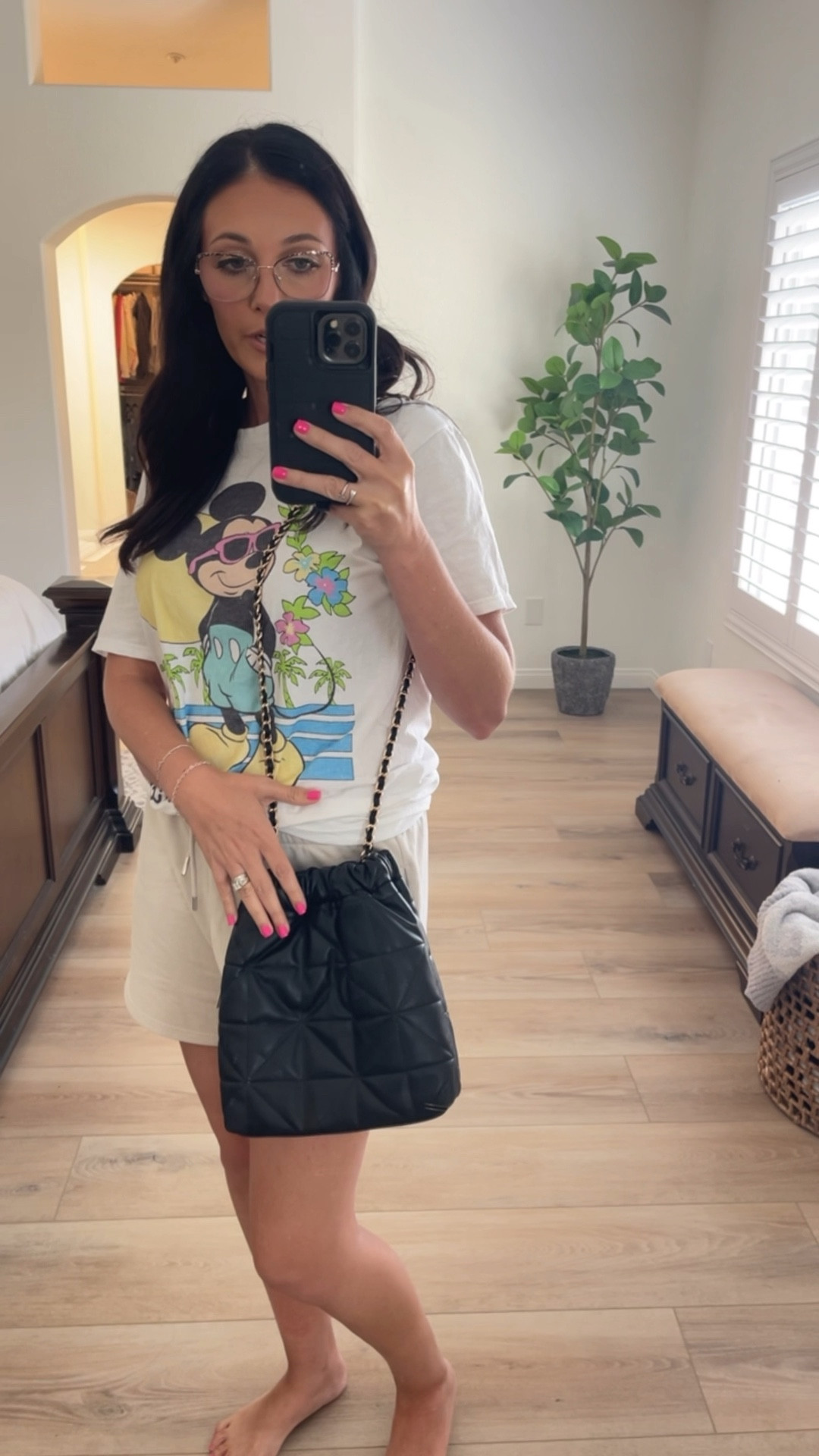 Chanel Look - a - Like 🖤

#chanel #chaneldupe #chanellookalike 

#LTKSaleAlert #LTKItBag #LTKFindsUnder50