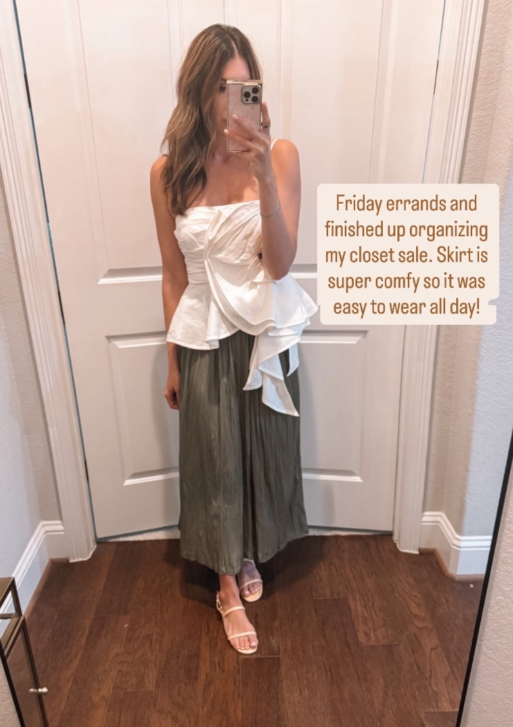 Exact top is old, linked similar. Skirt size 00