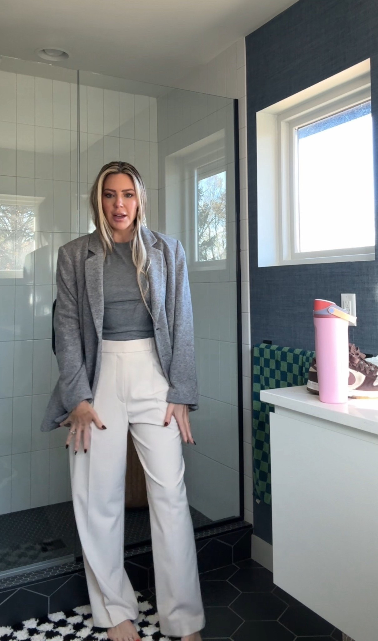 Work day fit 

#LTKOver40 #LTKStyleTip #LTKmomlife