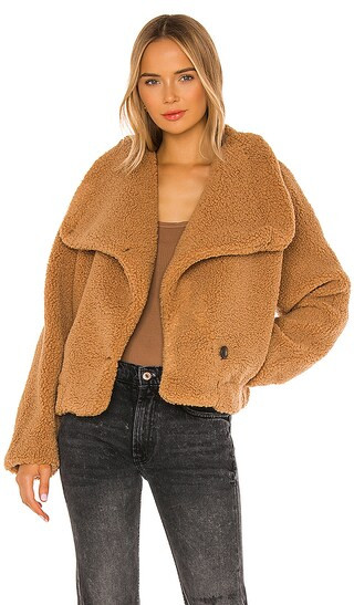 CHAQUETA DE TEJIDO ESTILO OSITO DE PELUCHE IZZY | Revolve Clothing (Global)