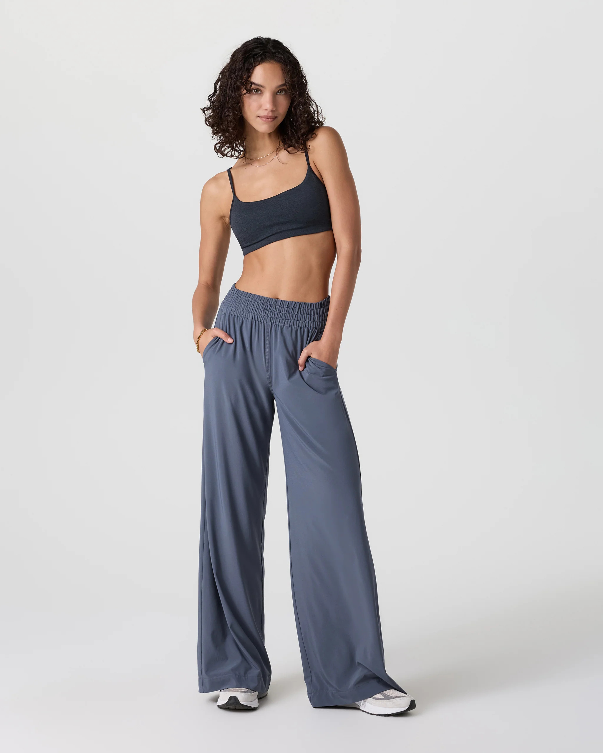 Villa Wideleg Pant - Short – Women's Azure Pants – Pants – Vuori | Vuori Clothing (US & Canada)
