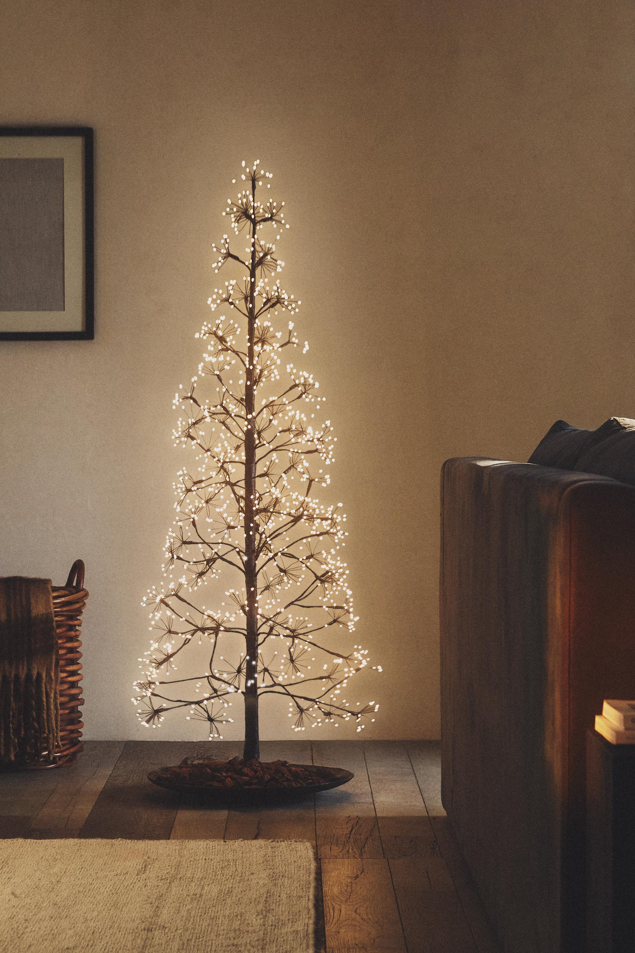 LED LIGHT CHRISTMAS TREE (150 CM) | Zara UK