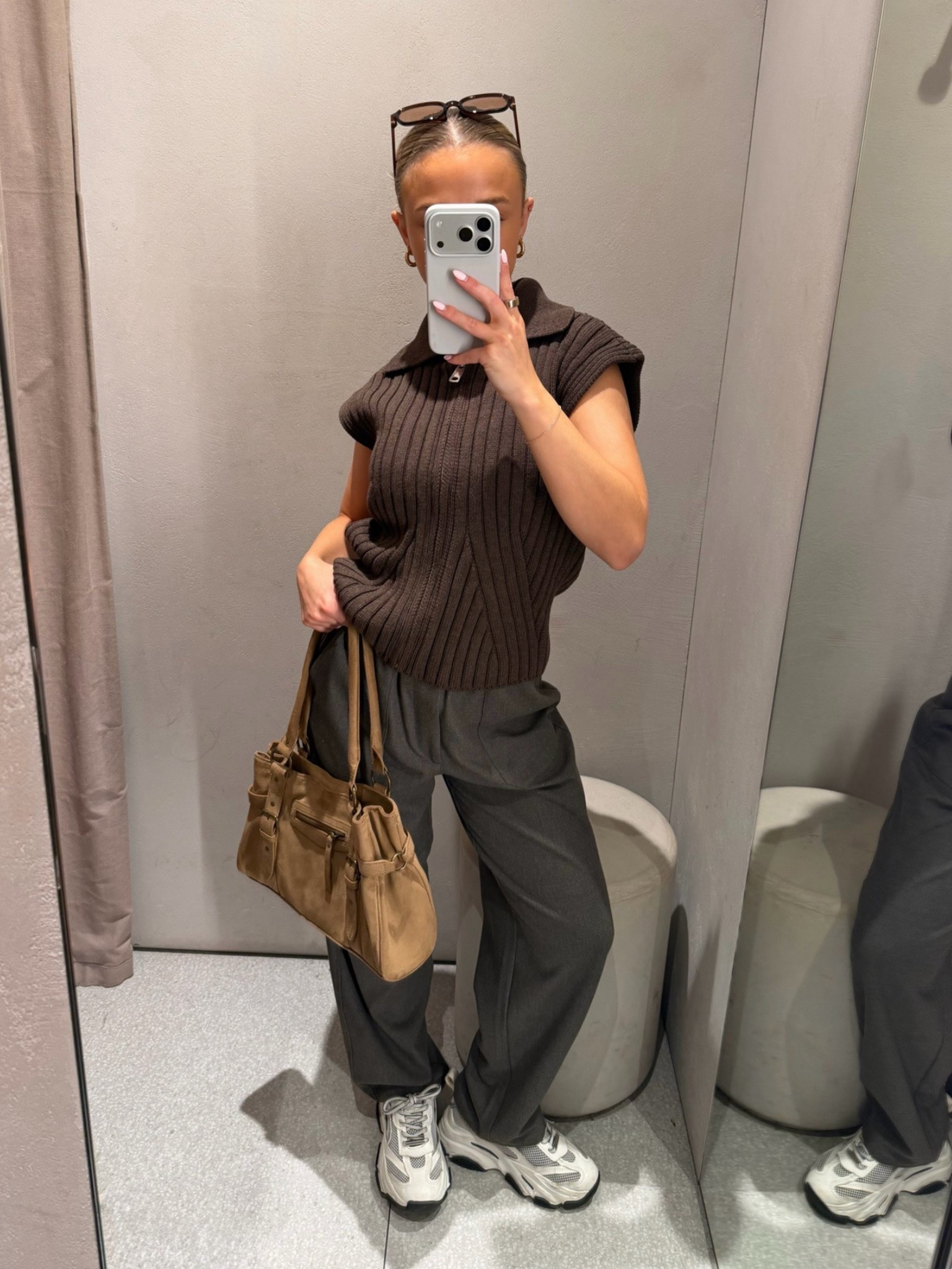 Zara autumn outfits 🍂

Pinterest style outfit ideas autumn winter TikTok casual easy basic neutral ootd petite workwear brown sleeveless knit zip up

#LTKuk #LTKautumn #LTKeurope