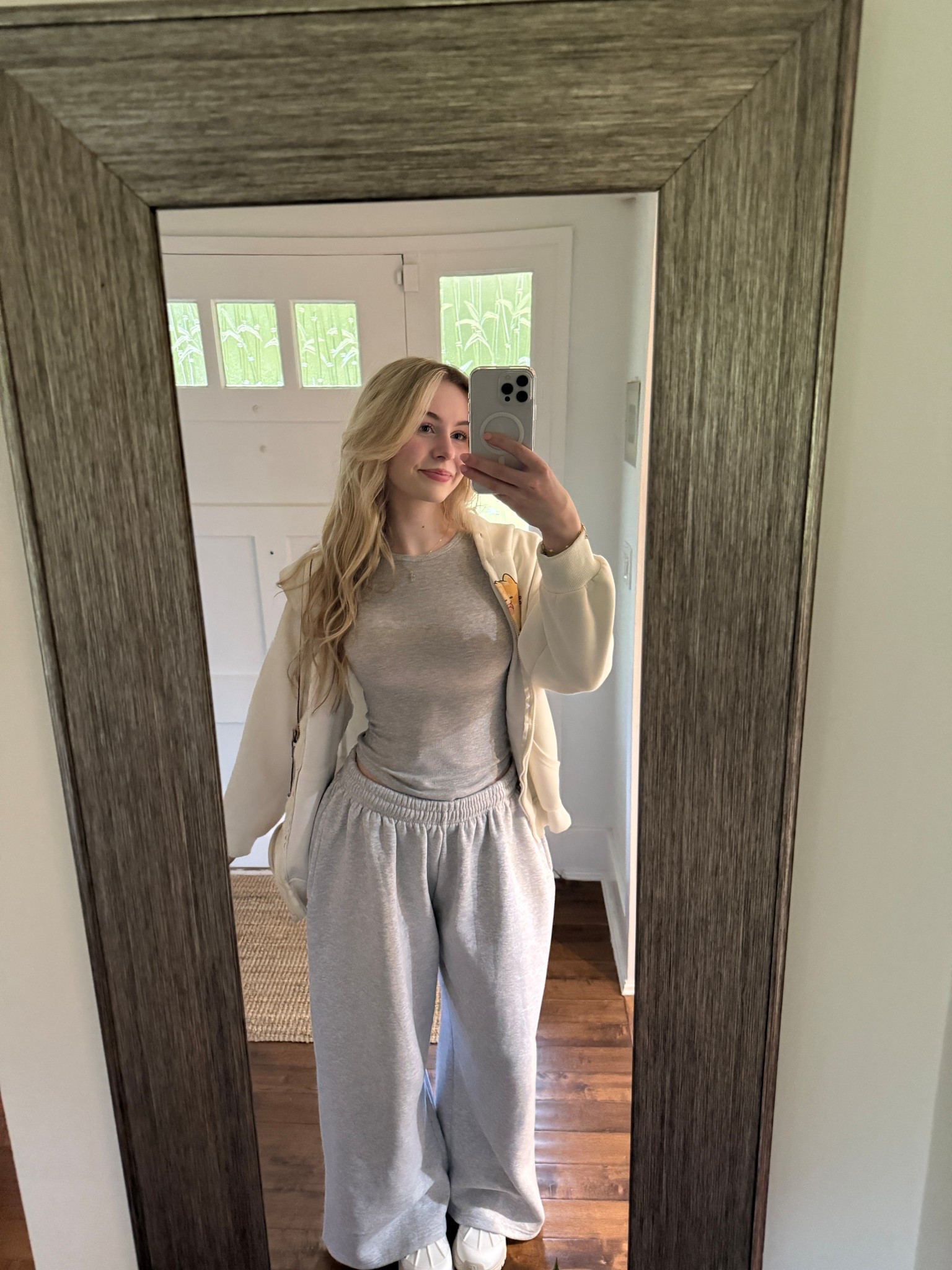 Top - size xs
Sweats - size 4