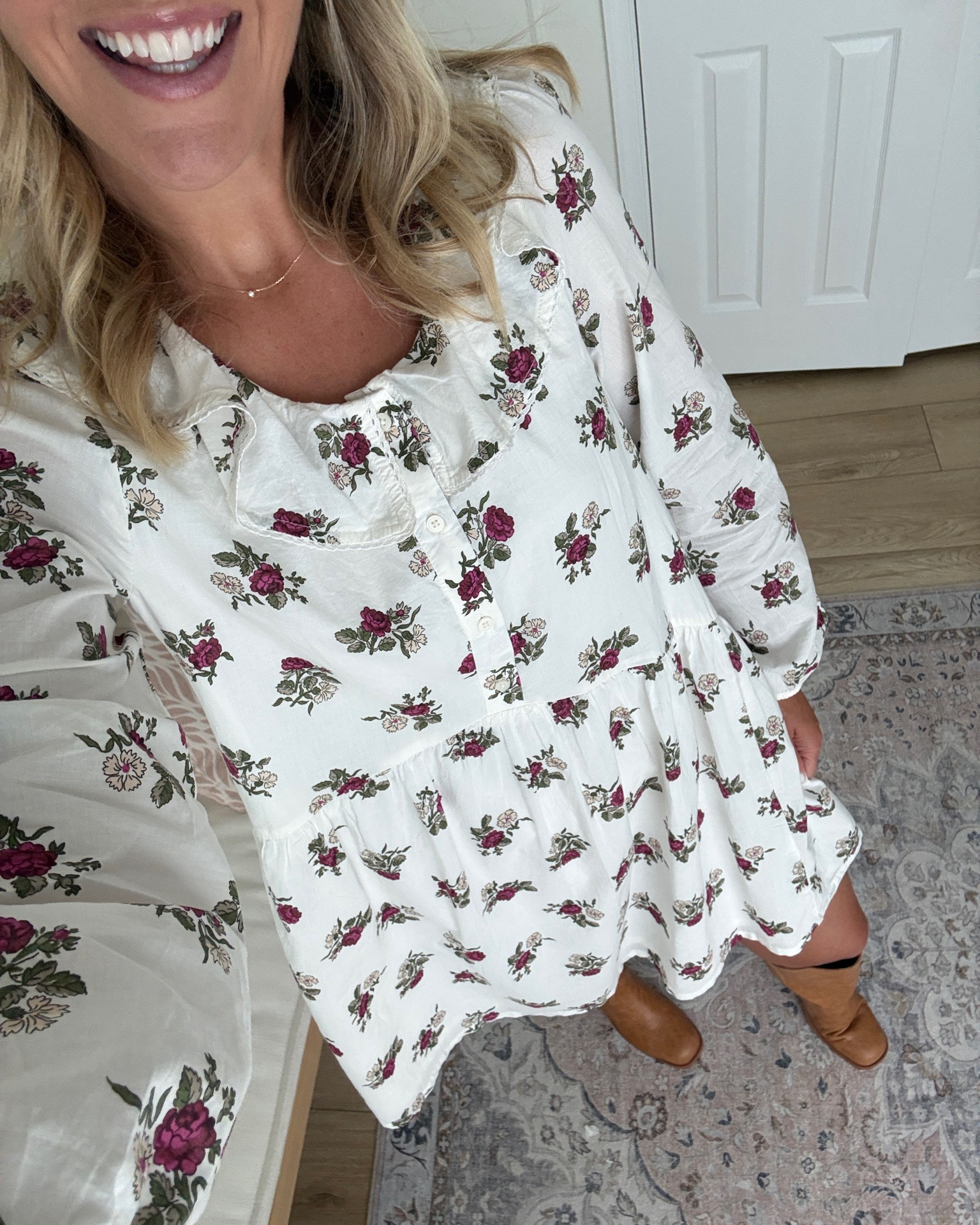 Long sleeve floral dress - fall outfit - work wear - in a med