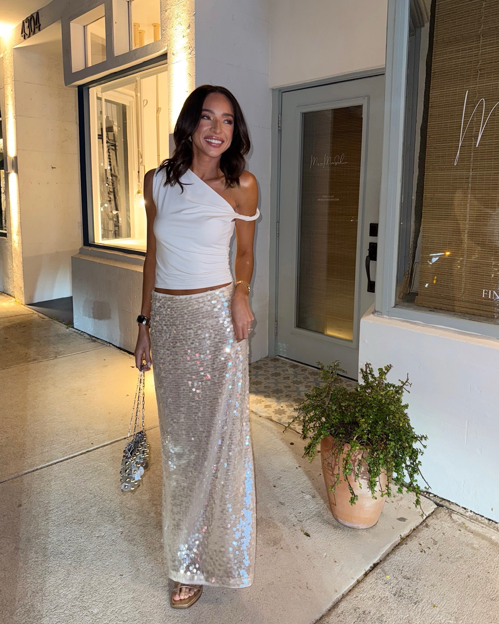 Miami outfit ✨ Wearing size XS top and size XS sequin skirt 


Vacation outfit 
Resortwear
Dinner outfit 
Girls night outfit  

#LTKSeasonal #LTKFindsUnder100 #LTKStyleTip