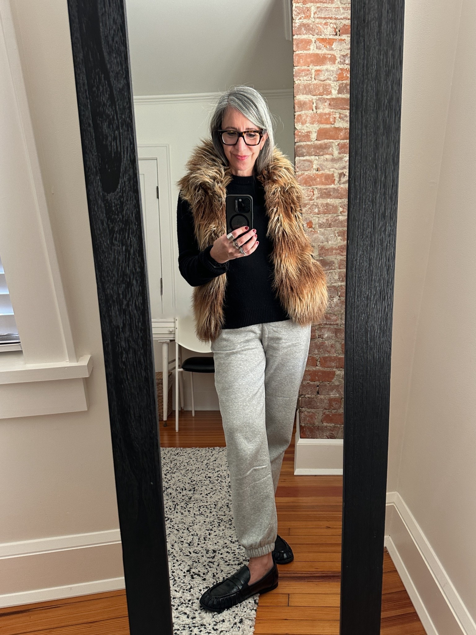 #ComfortableGirlWinter — the “wrong” edition.
Alison Bornstein’s “wrong shoe” theory is one of my favorite styling shortcuts: pairing items you wouldn’t normally put together to instantly elevate an outfit.
Instead of the usual sneakers and a puffer, I went with loafers and a faux fur vest with my go-to joggers, white tee, and black sweater. Just as comfortable - just a little more pulled together!
.
.
.
#StyleAtAnyAge #Over60Style #MidlifeStyle #EverydayStyle #WearingWhatIHave