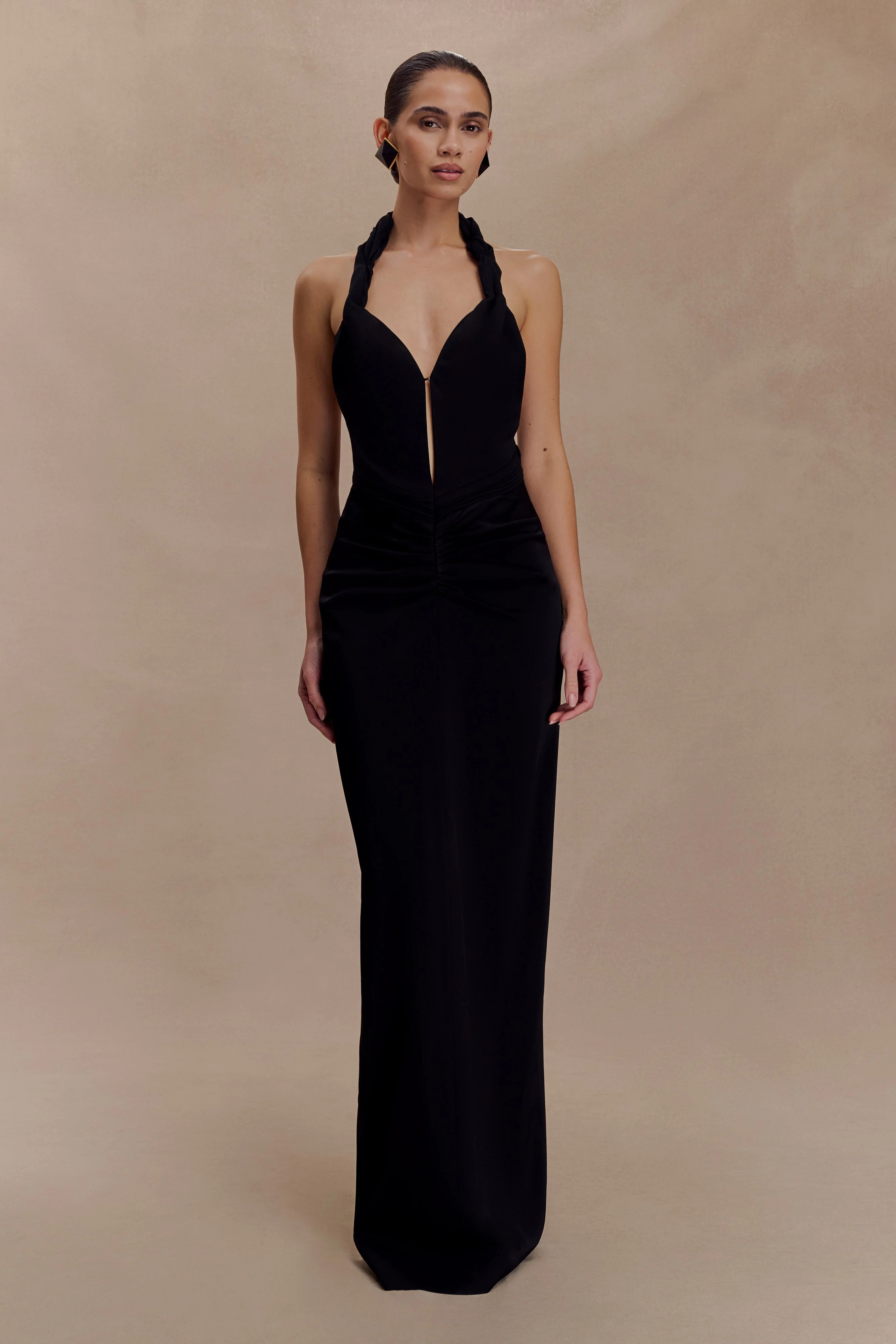 Vivianne Low Neck Maxi Dress - Black | MESHKI US