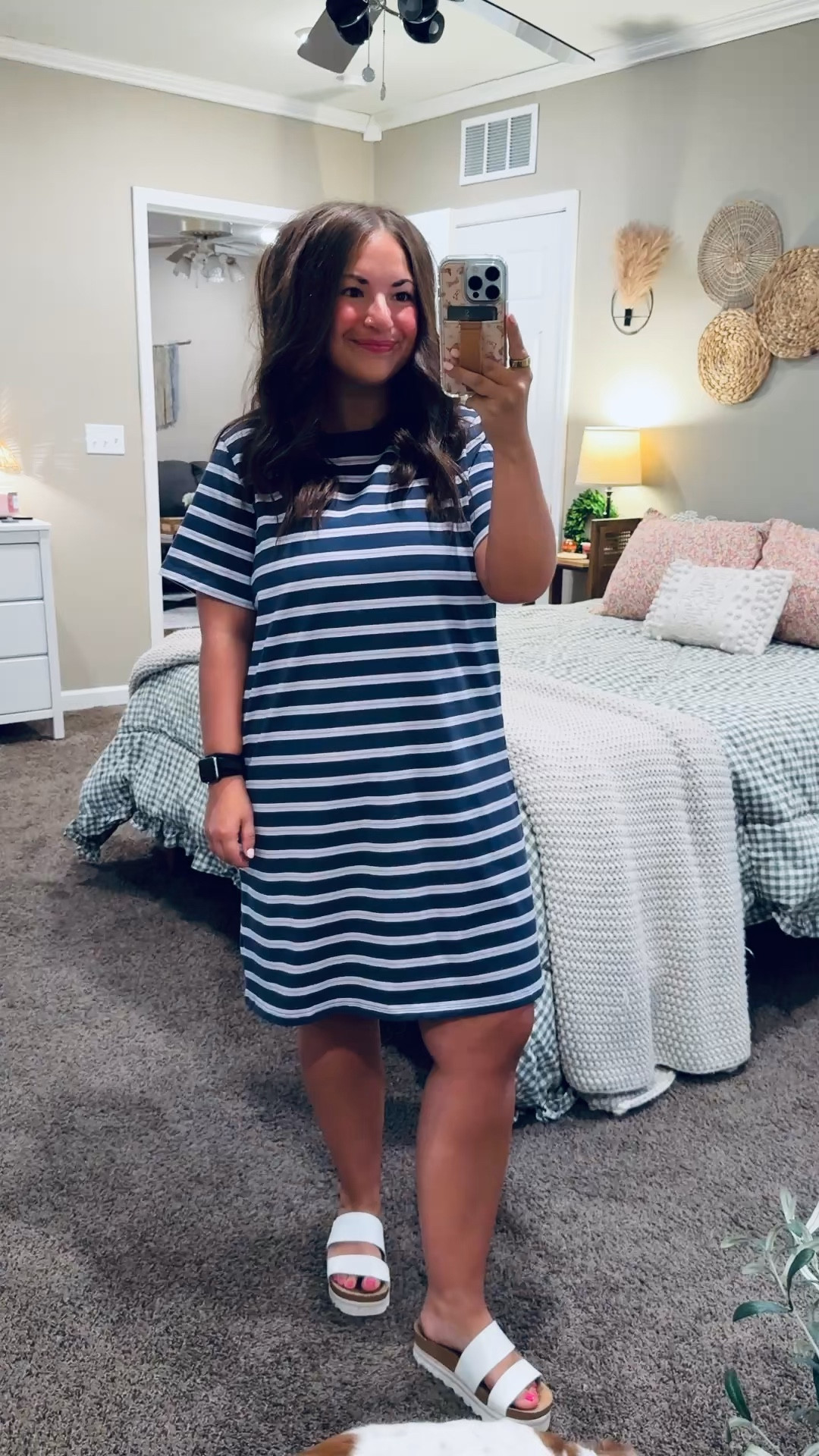 Easy, throw-on-and-go kind of outfit 👏 this striped t-shirt dress from Old Navy is a summer staple!

sandals: fit true to size // wearing a 5
dress: fits true to size // wearing a large 

 