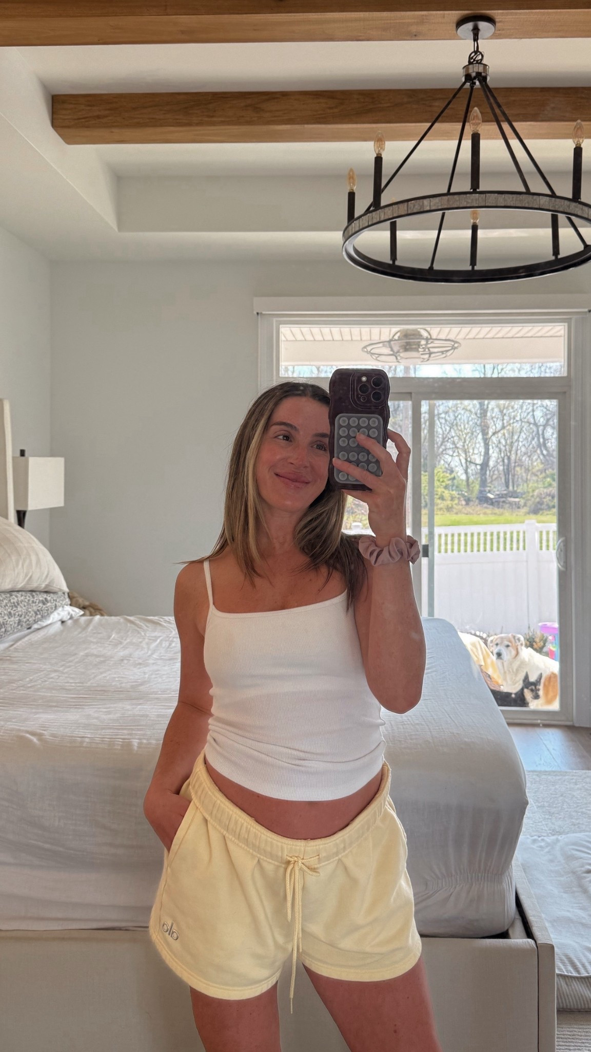 I’m 5’2” in XS top + medium bottoms for pregnancy (room to grow my whole pregnancy - sized up ONE for being pregnant)