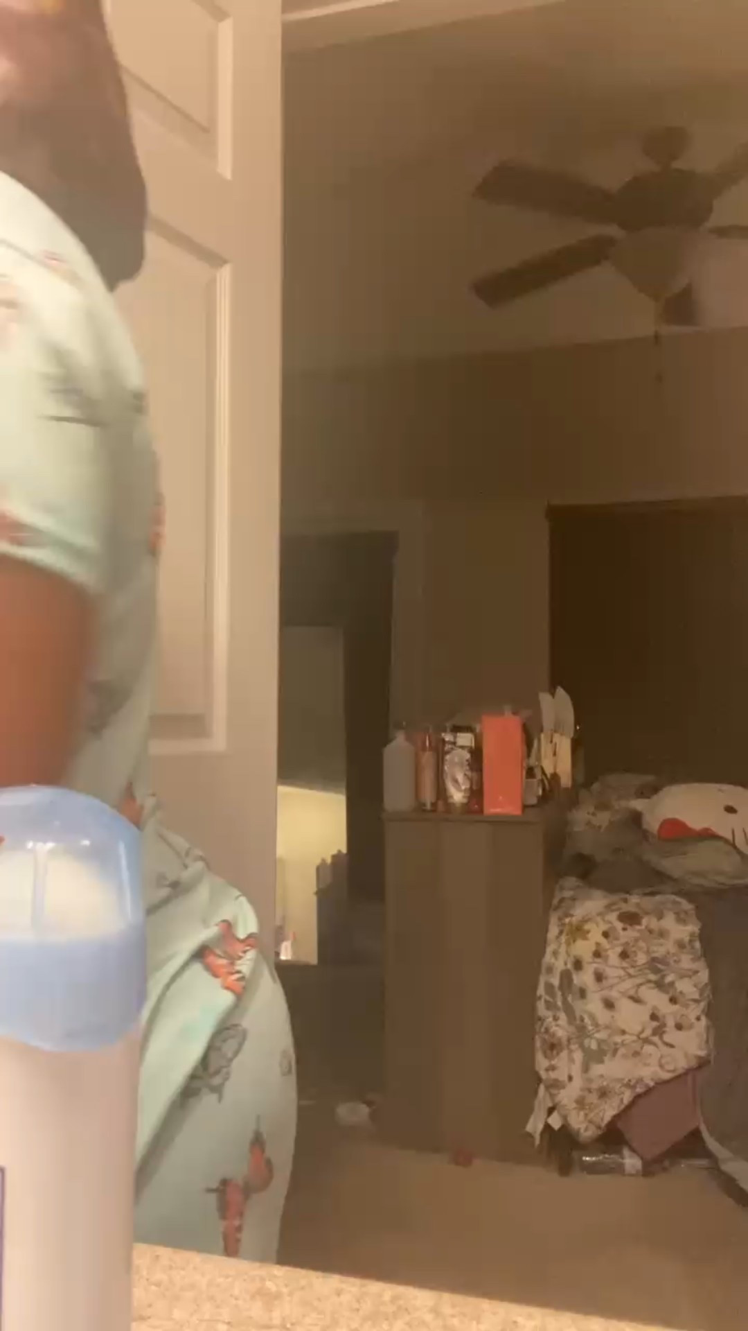 Brush teeth ✔️
Vitamins ✔️
Bed made ✔️

It’s the little things that make me feel put together before the chaos starts 🤍

Do you make your bed every morning or nah? 👀👇🏽 #MorningRoutine
#MomLife
#RealLifeMom
#ThatGirlRoutine
#DailyReset
#SoftLifeVibes

#LTKgrwm #LTKdayinmylife #LTKmorningroutine