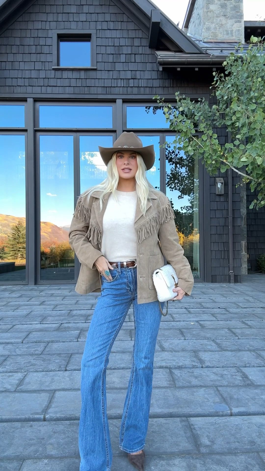 SIZE:  med in jacket & top, 26 long in jeans, shoes are tts! Linked similar in all! #kathleenpost

Fall fashion inspo, aspen chic outfit, fall transition outfit, western chic look

#LTKootd #LTKTravel #LTKSeasonal