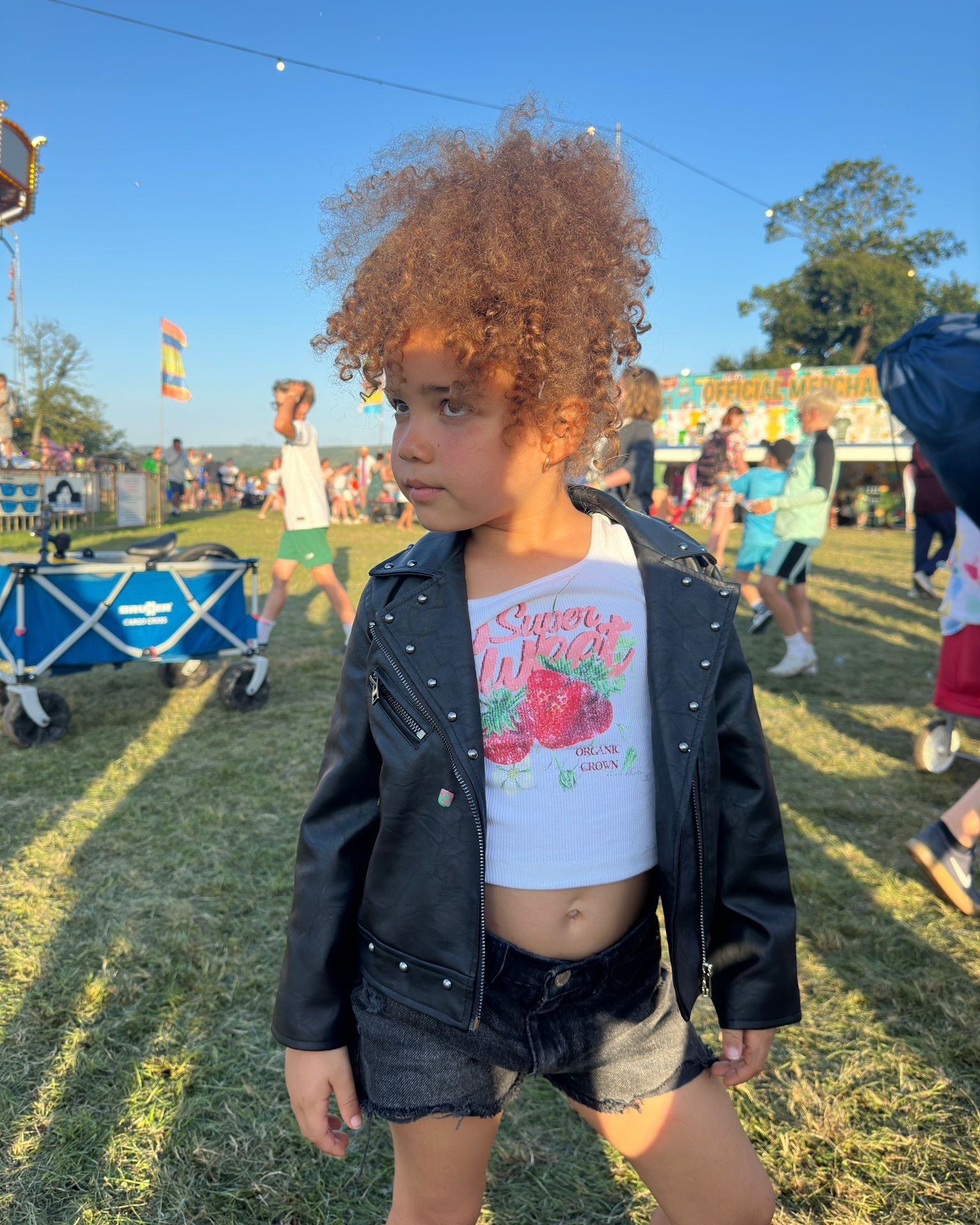 Camp Bestival Day 2 Outfit 🍓

Top, leather jacket and shoes are all River Island! 

Shorts are Zara but unable to link 🔗 