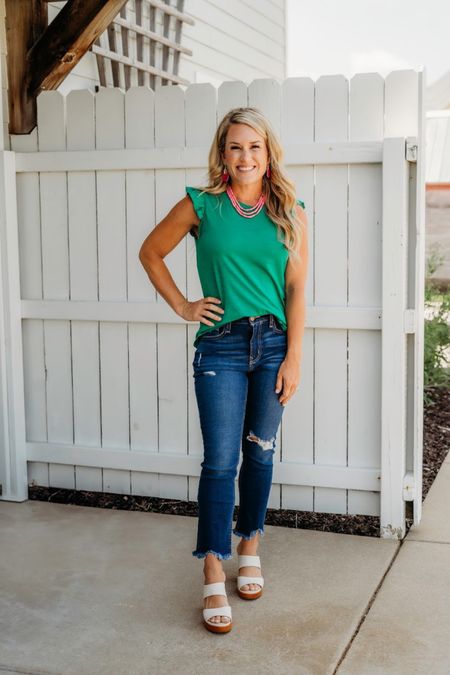 Casual outfit

Summer outfit  denim jeans  pink jewelry  accessories  heels  Maurices

#LTKstyletip #LTKshoecrush #LTKSeasonal