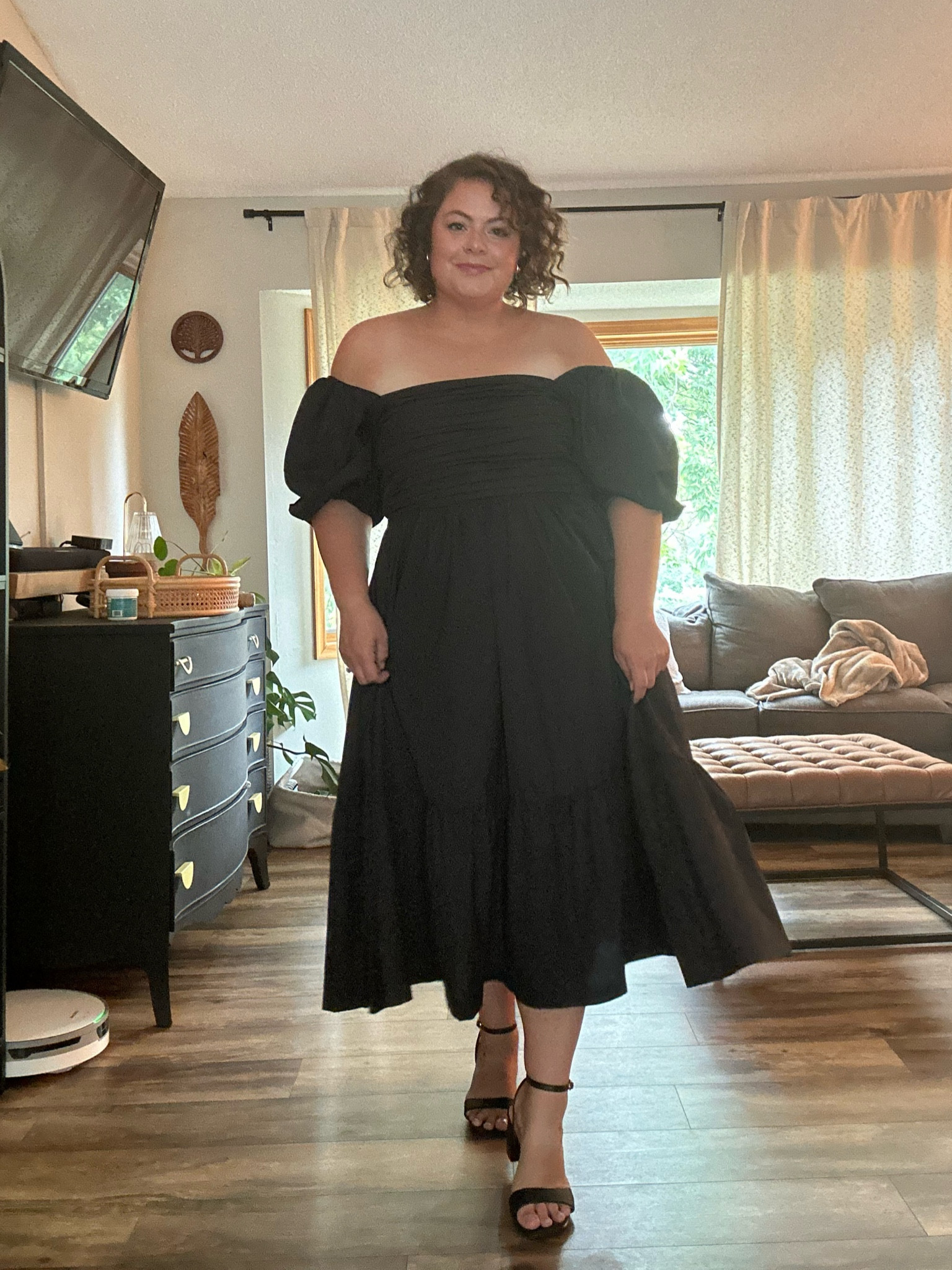 GRWM - wedding guest 🖤

Bra 40b 
Spanx 1x 
Dress XL

#LTKStyleTip #LTKWedding #LTKMidsize
