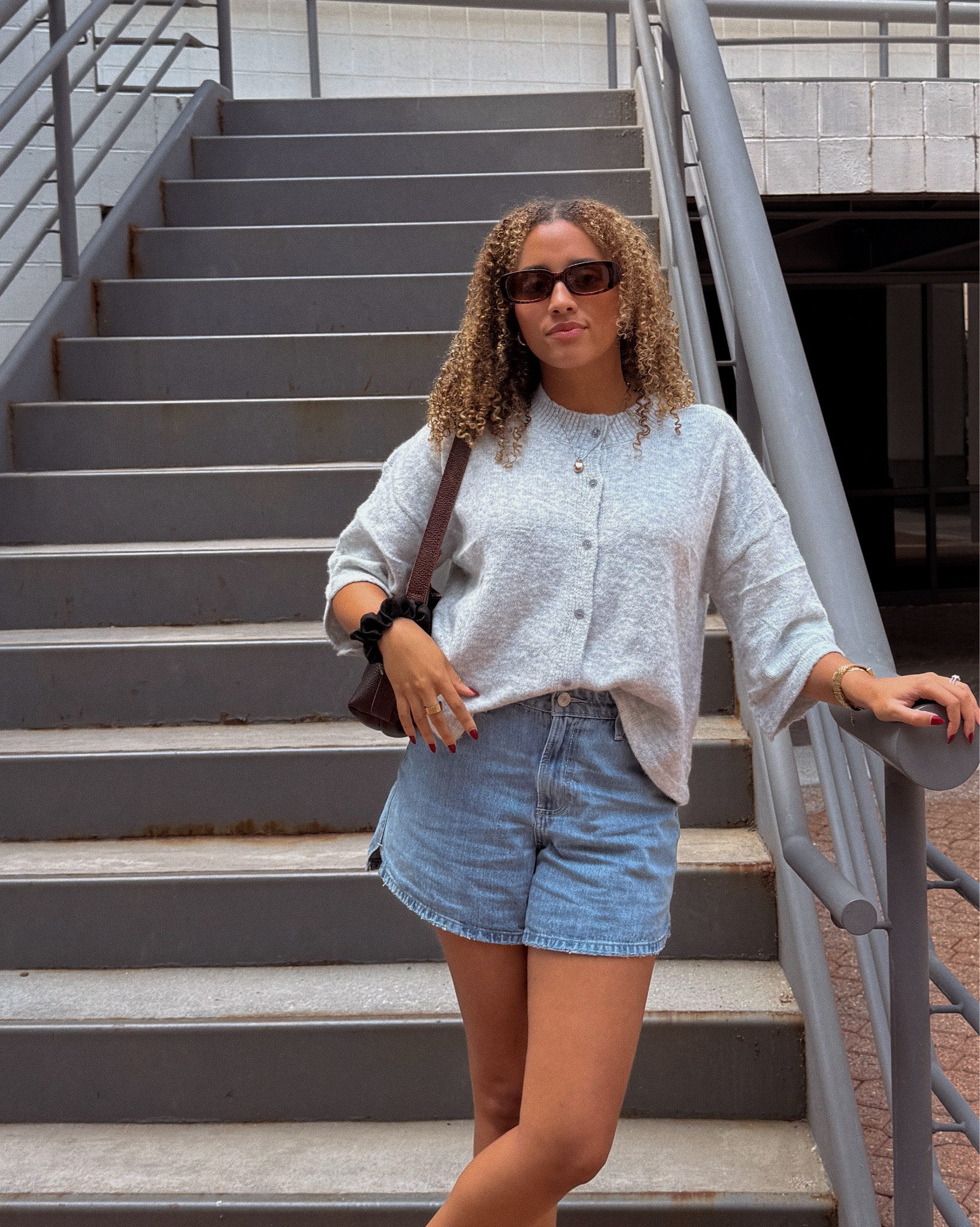 such a good outfit for a hot fall day lol! Summer to fall transitional outfit! Wearing a M in the top and a 6 in the shorts!


#LTKSeasonal #LTKPetite #LTKFindsUnder100
